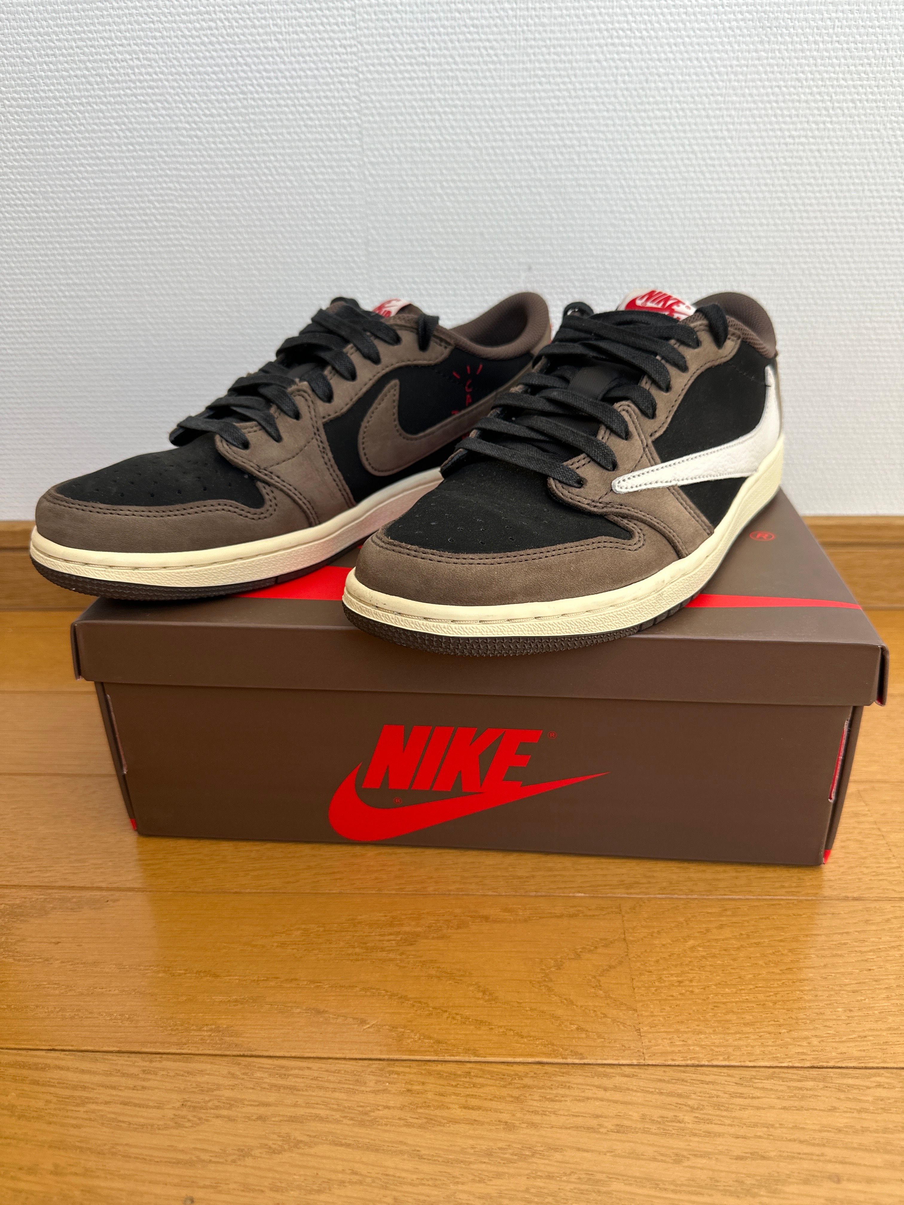 Travis Scott × Nike Air Jordan 1 Low OG SP-T "Black/Dark Mocha"