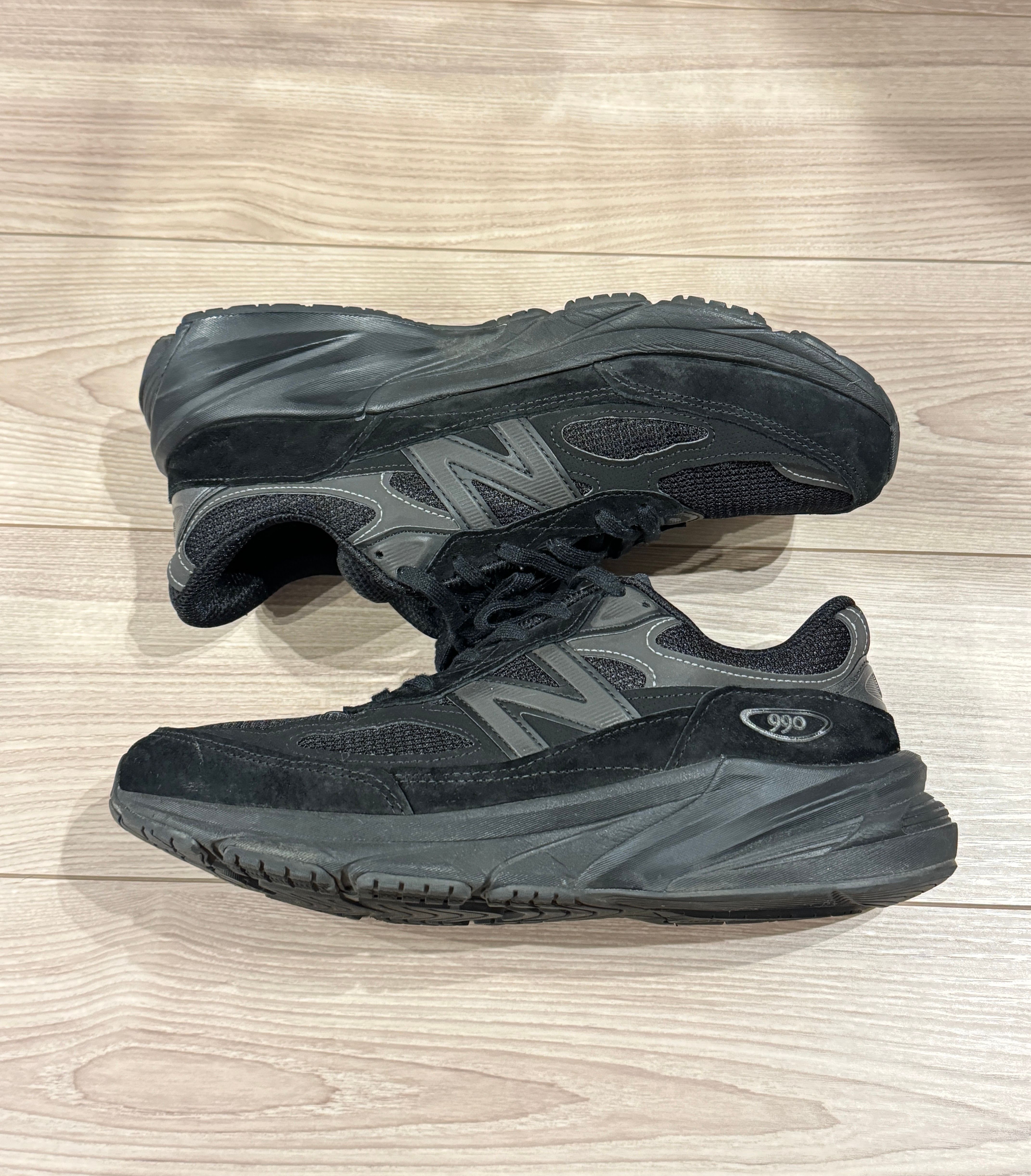 New Balance 990V6 "Triple Black"