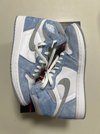 Nike Air Jordan 1 High OG "Hyper Royal"