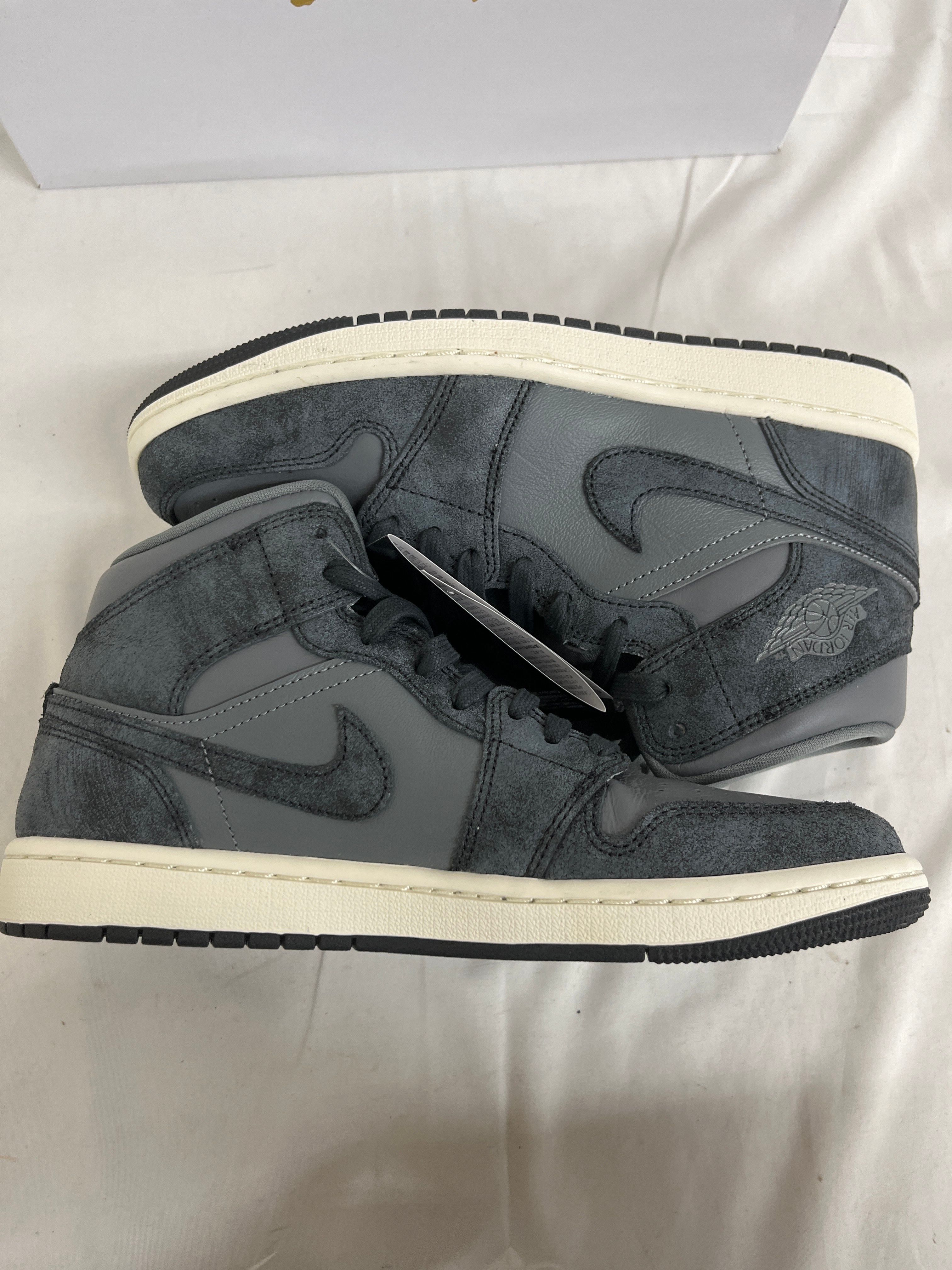 Nike Women's Air Jordan 1 Mid SE "Smoke Grey"