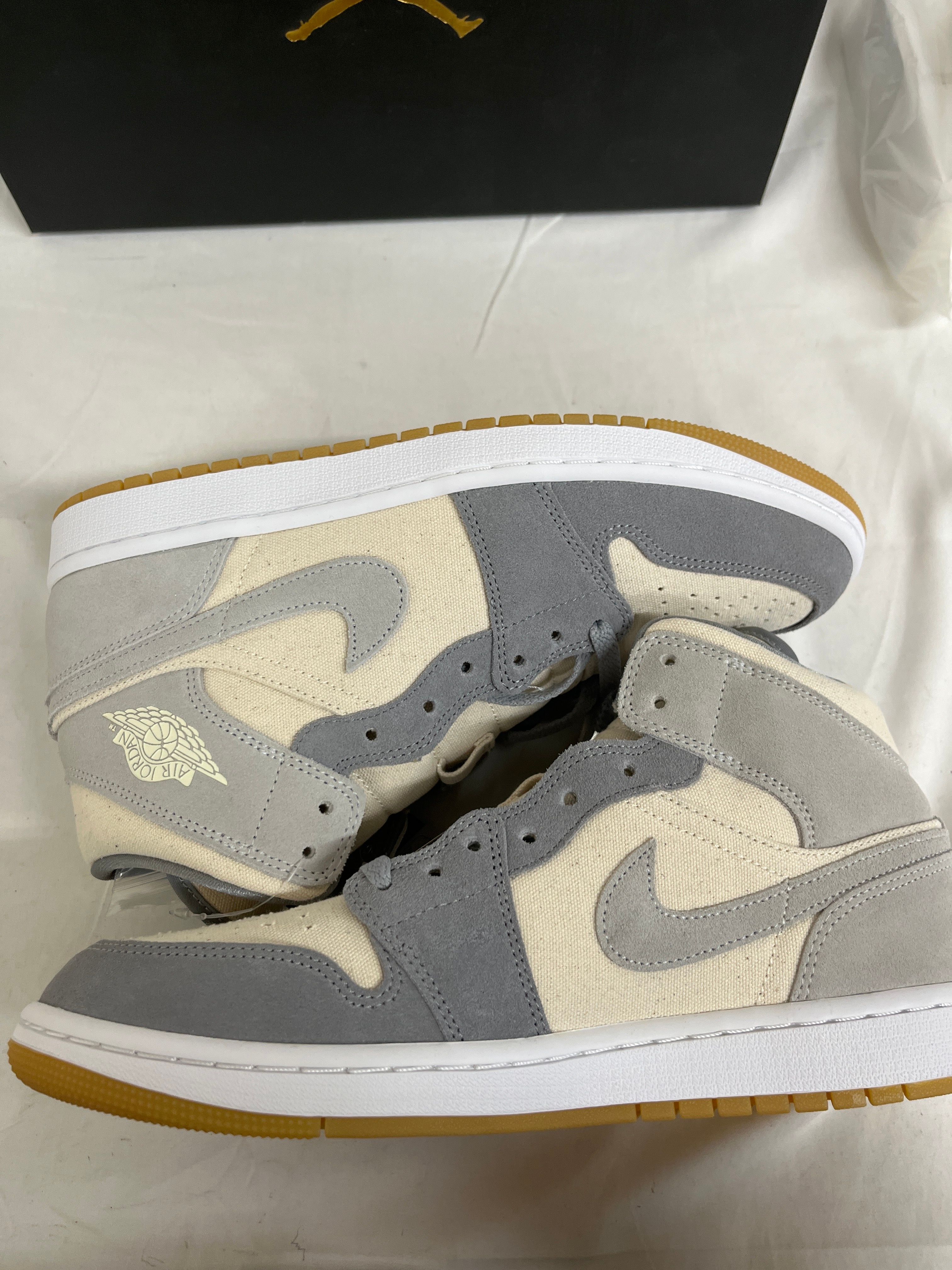 Nike Air Jordan 1 Mid SE "Coconut Milk/Particle Grey"