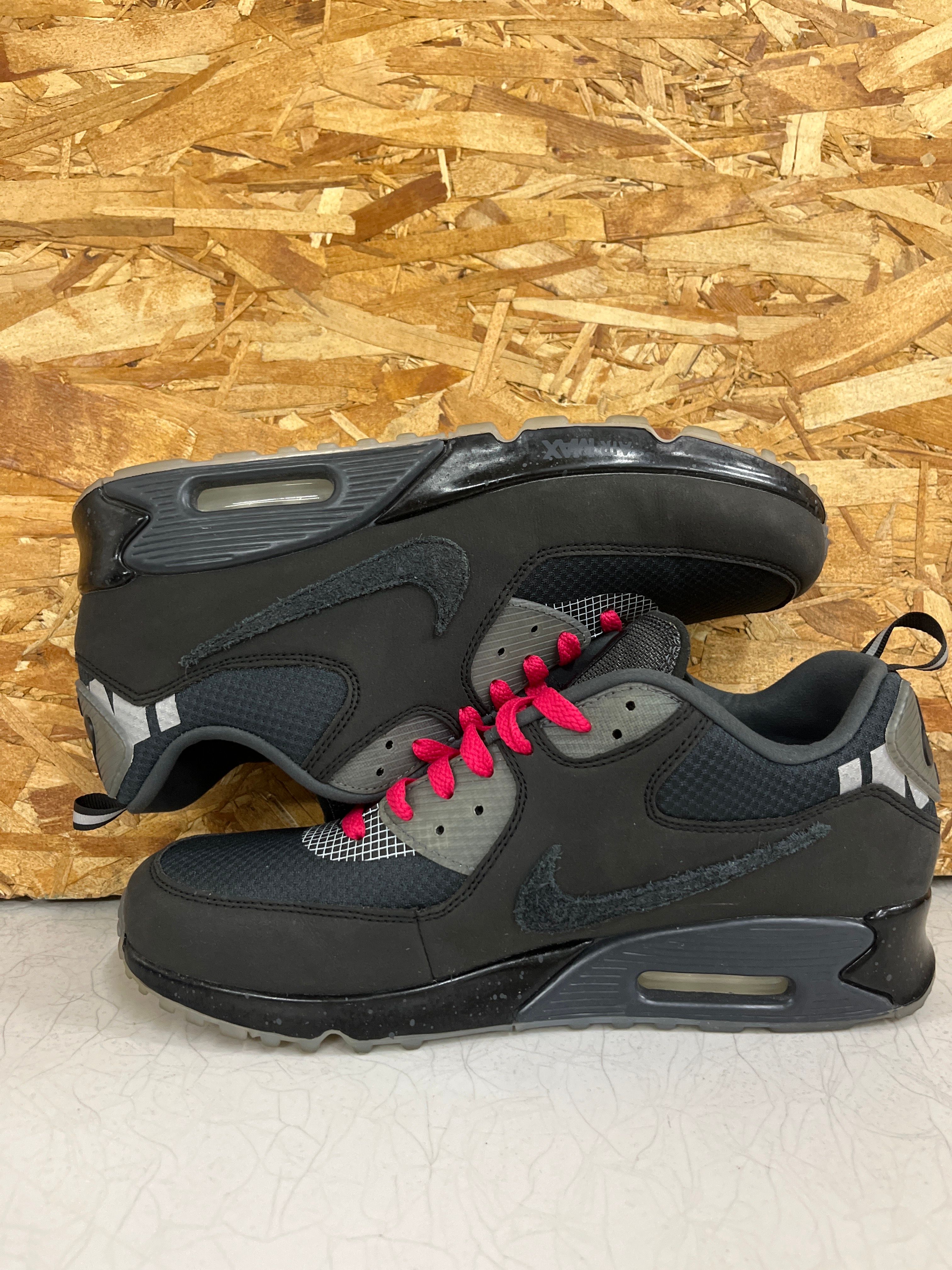 UNDEFEATED × Nike Air Max 90 "Black/Rush Pink"