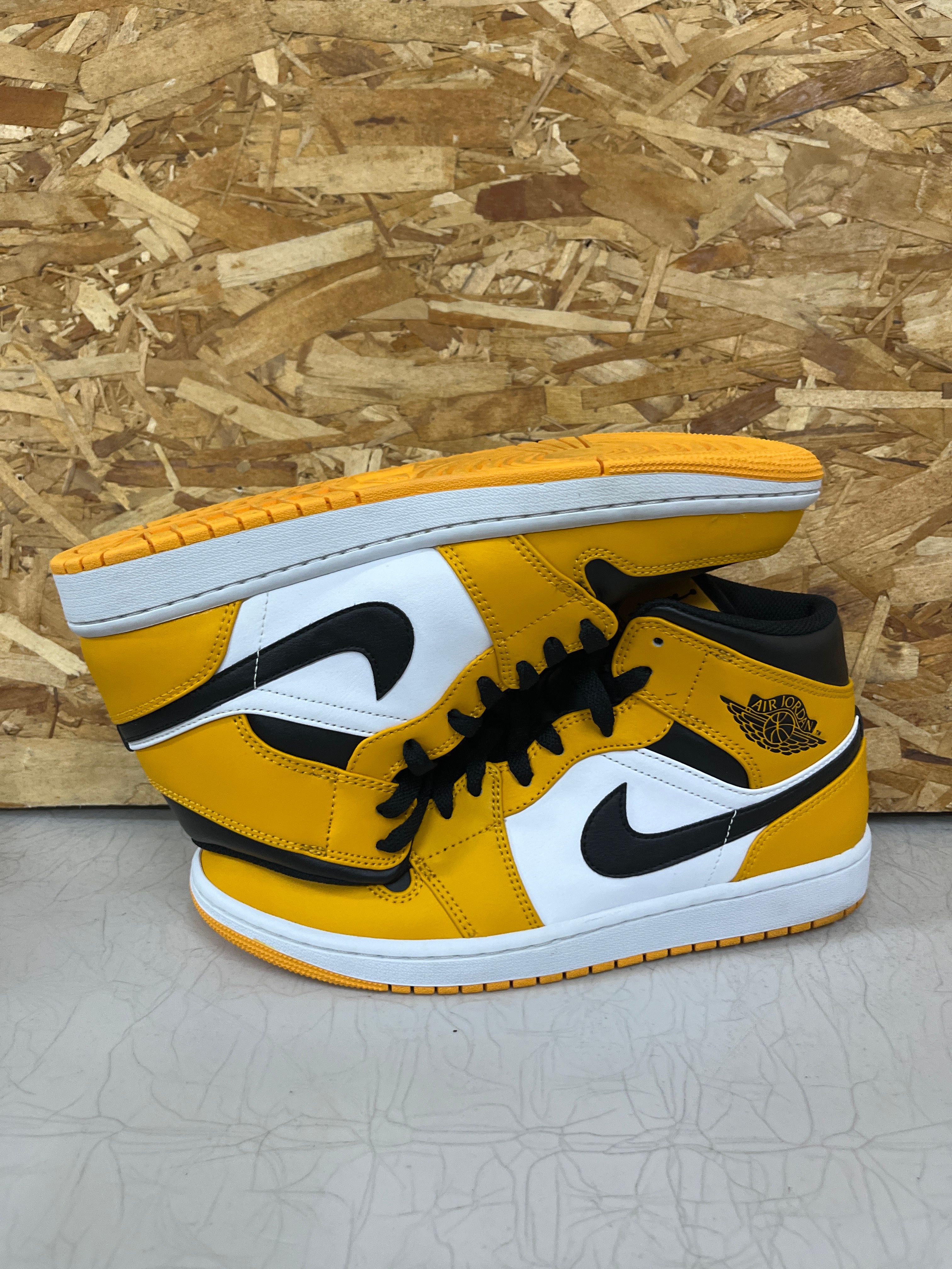 Nike Air Jordan 1 Mid "Taxi"
