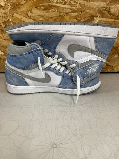 Nike Air Jordan 1 High OG "Hyper Royal"