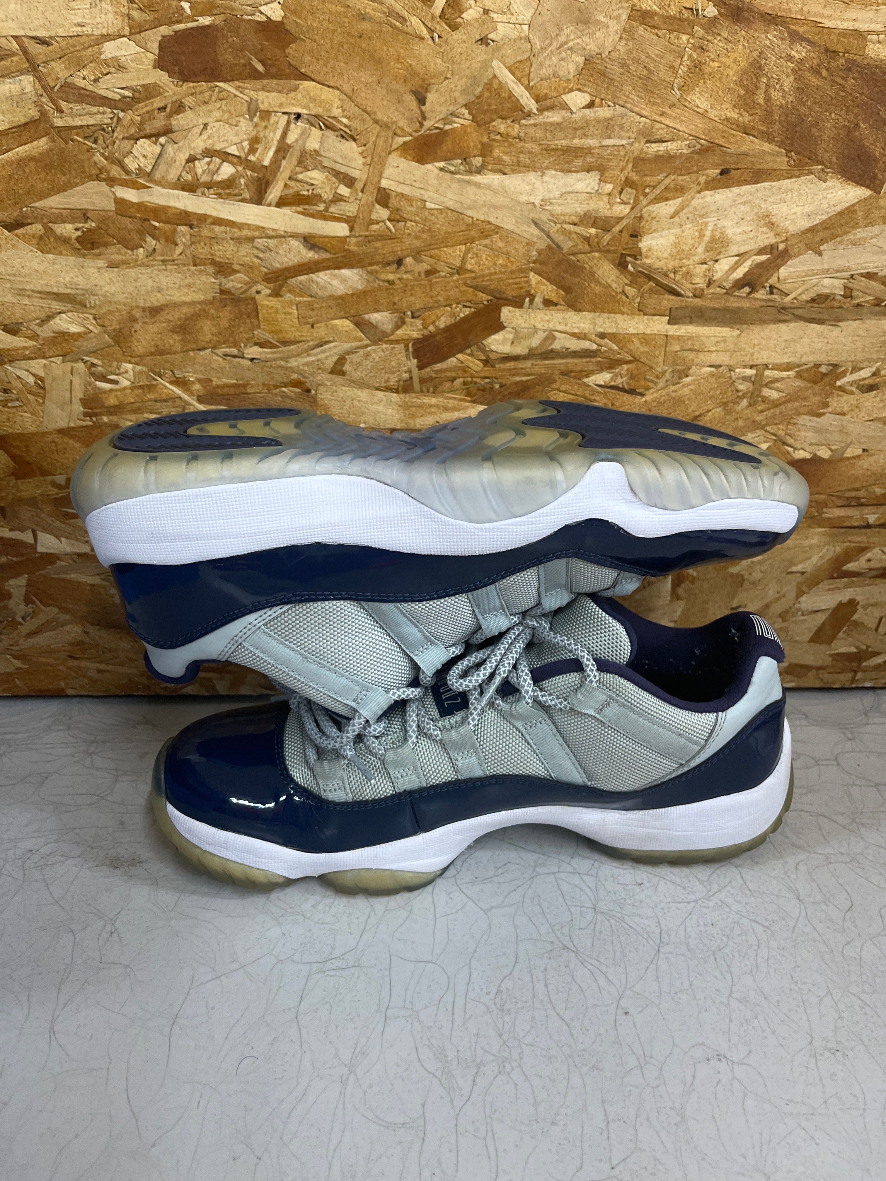 NIKE AIR JORDAN 11 RETRO LOW "GEORGETOWN"
