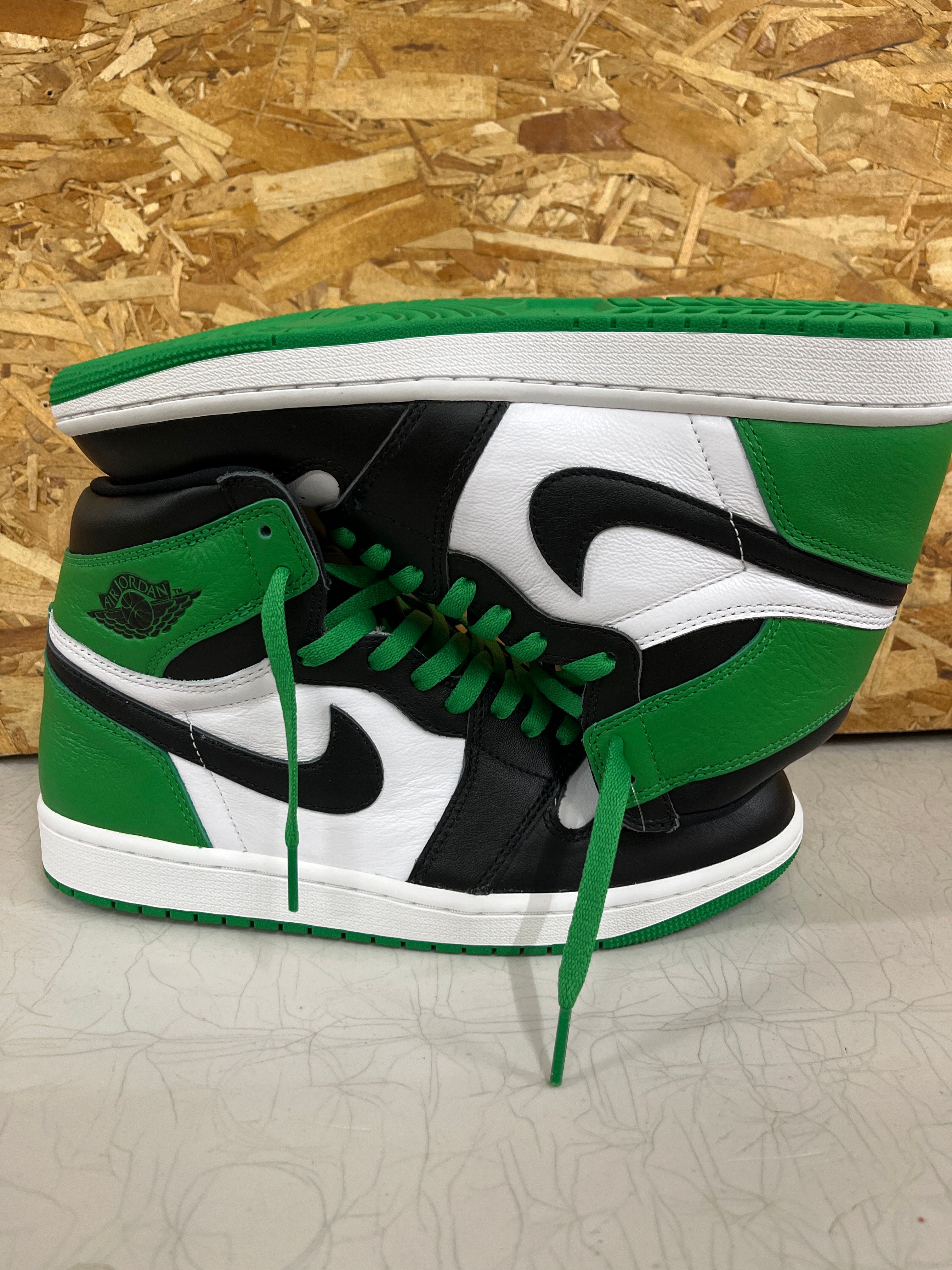 Nike Air Jordan 1 Retro High OG "Celtics/Black and Lucky Green" (2023)