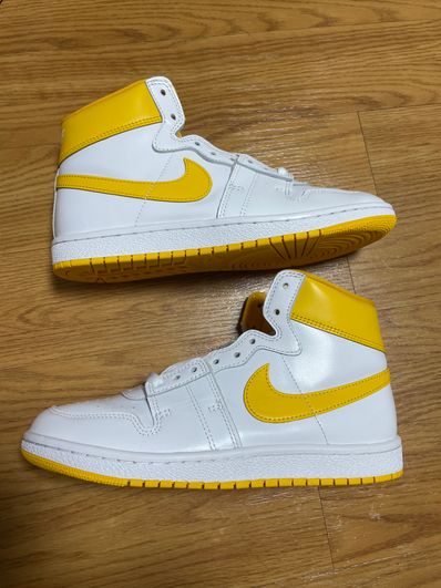 Nike Jordan Air Ship SP "University Gold"