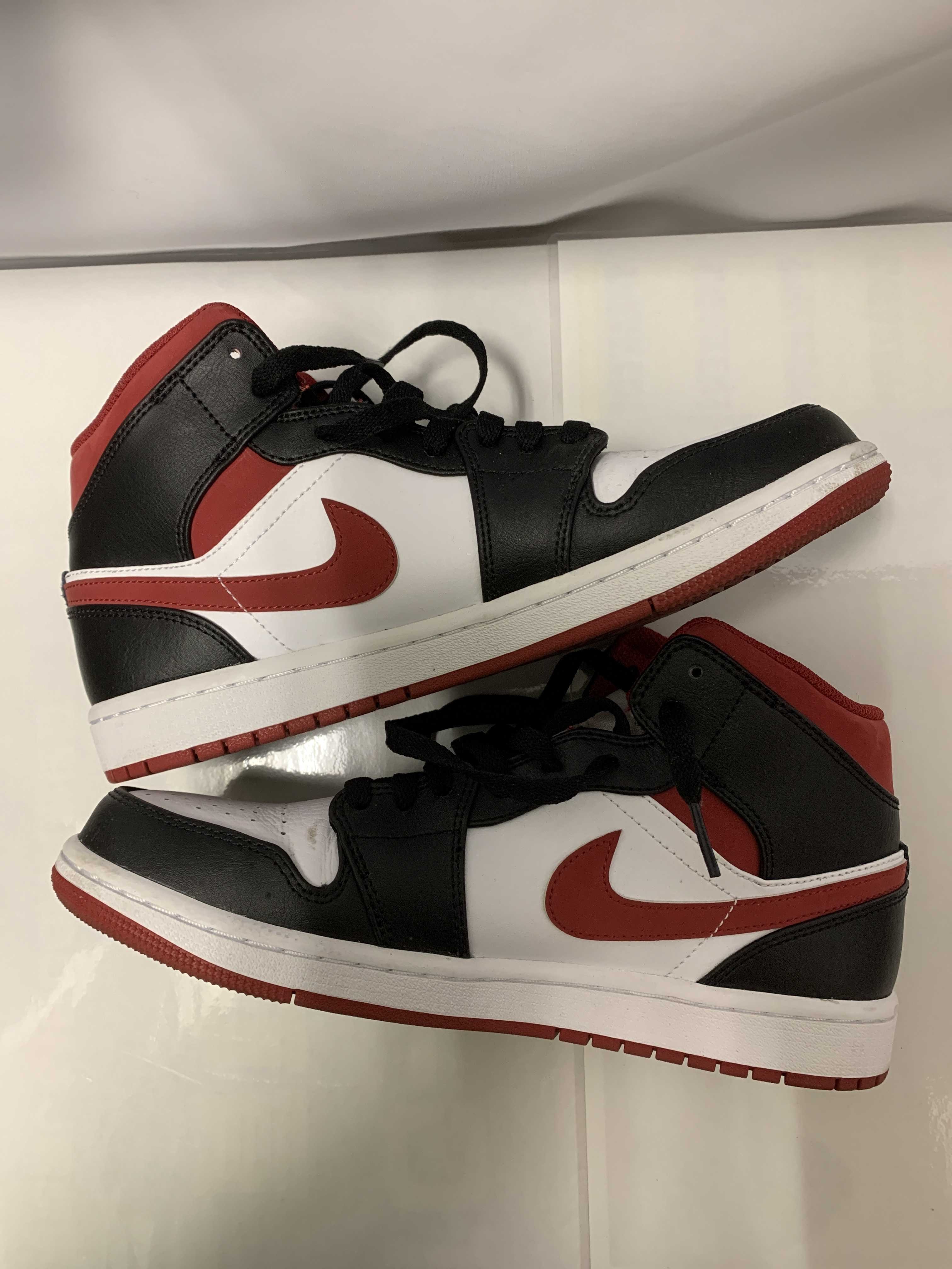 Nike Air Jordan 1 Mid "White/Gym Red Black"