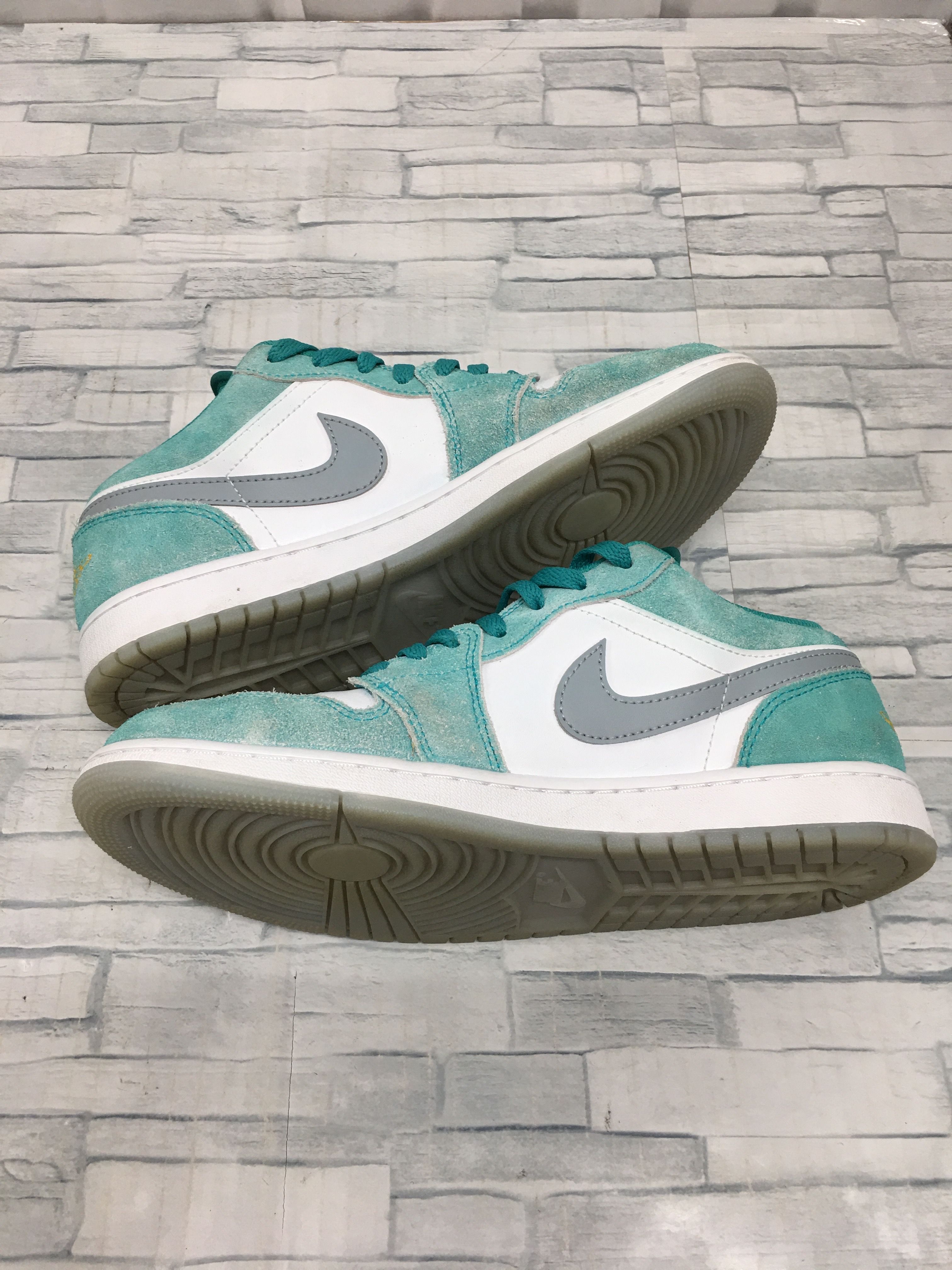 Nike Air Jordan 1 Low SE "New Emerald"