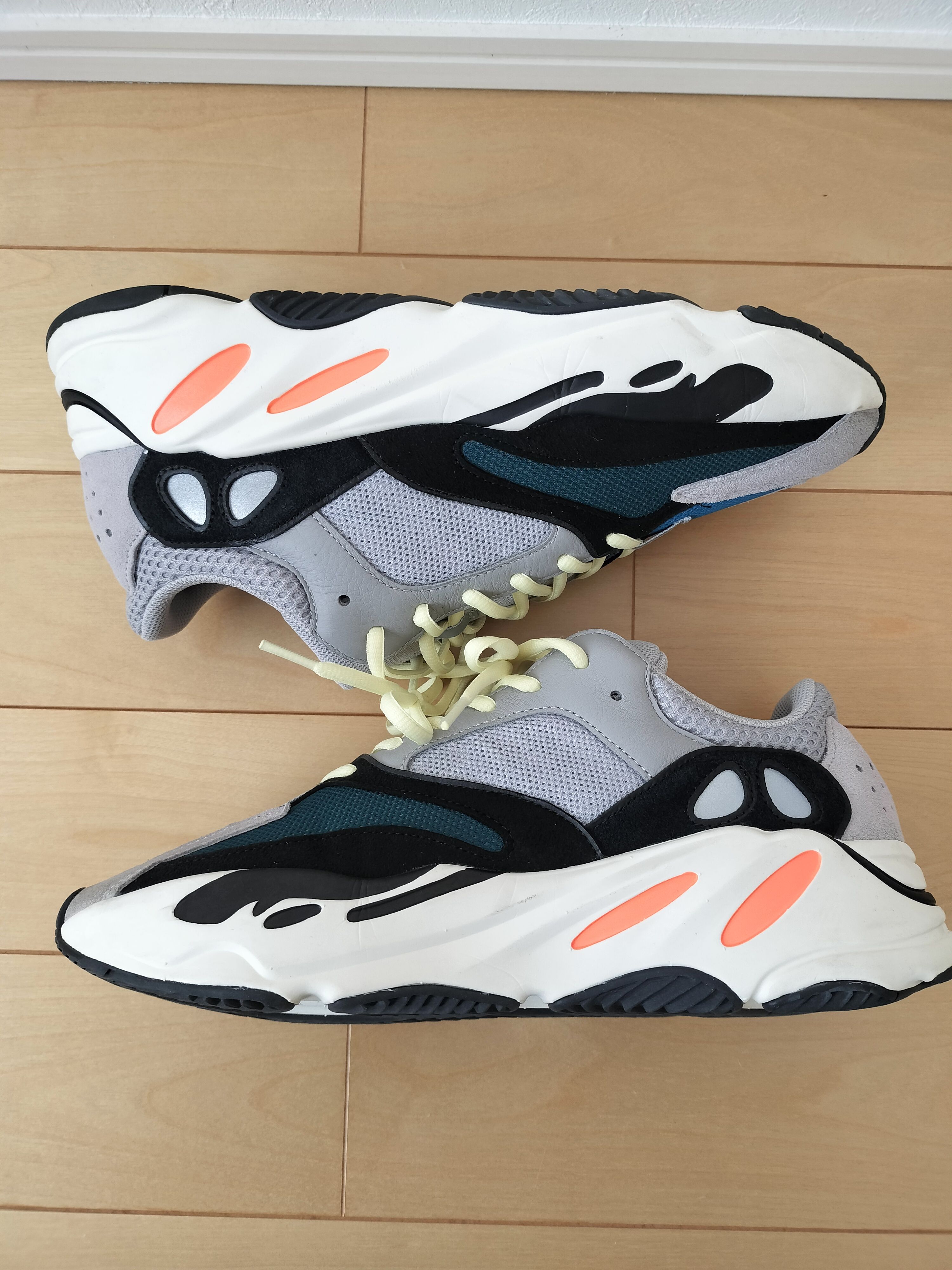 adidas YEEZY Boost 700 "Wave Runner"