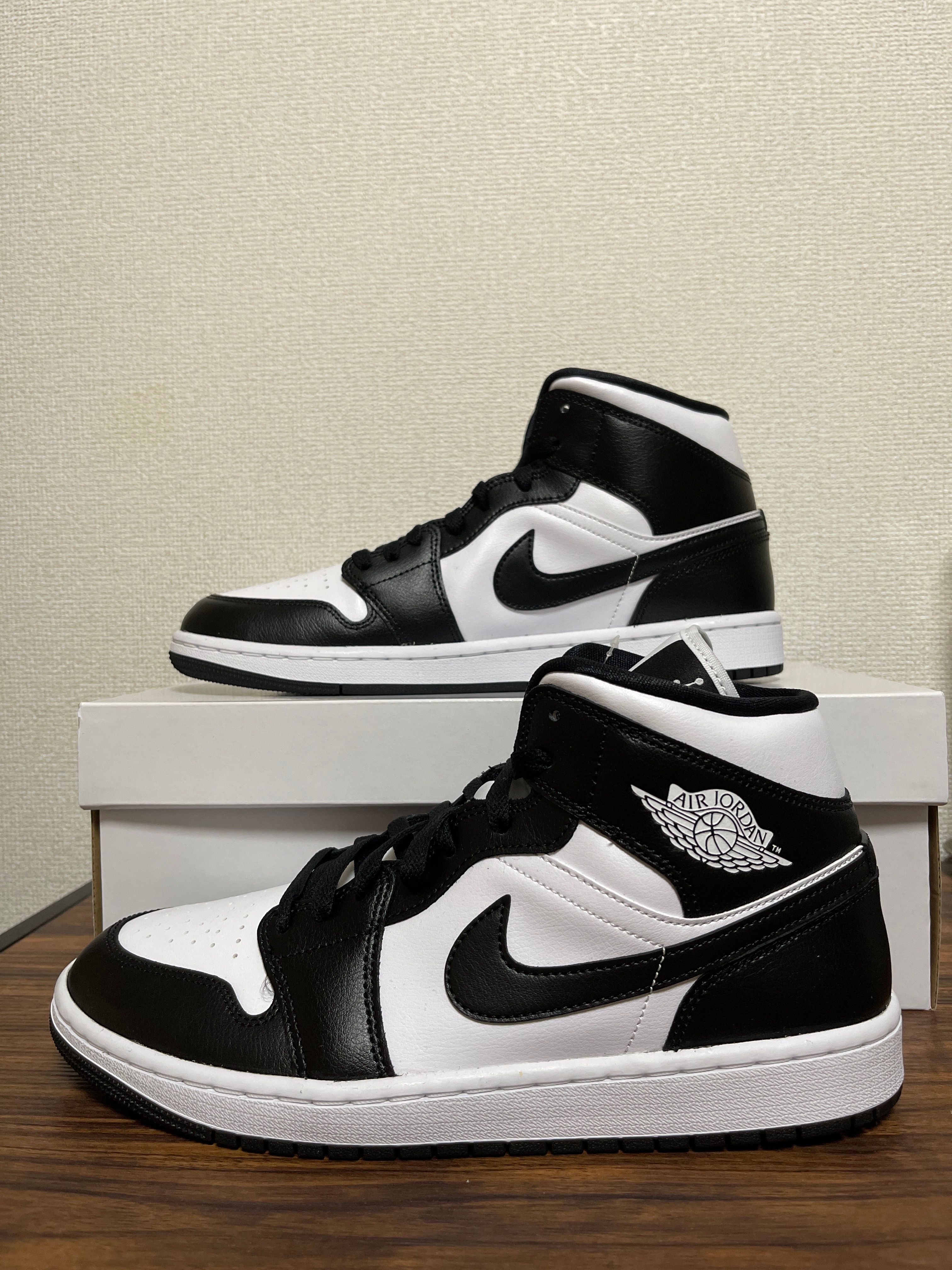 Nike Women's Air Jordan 1 Mid "Black/White"