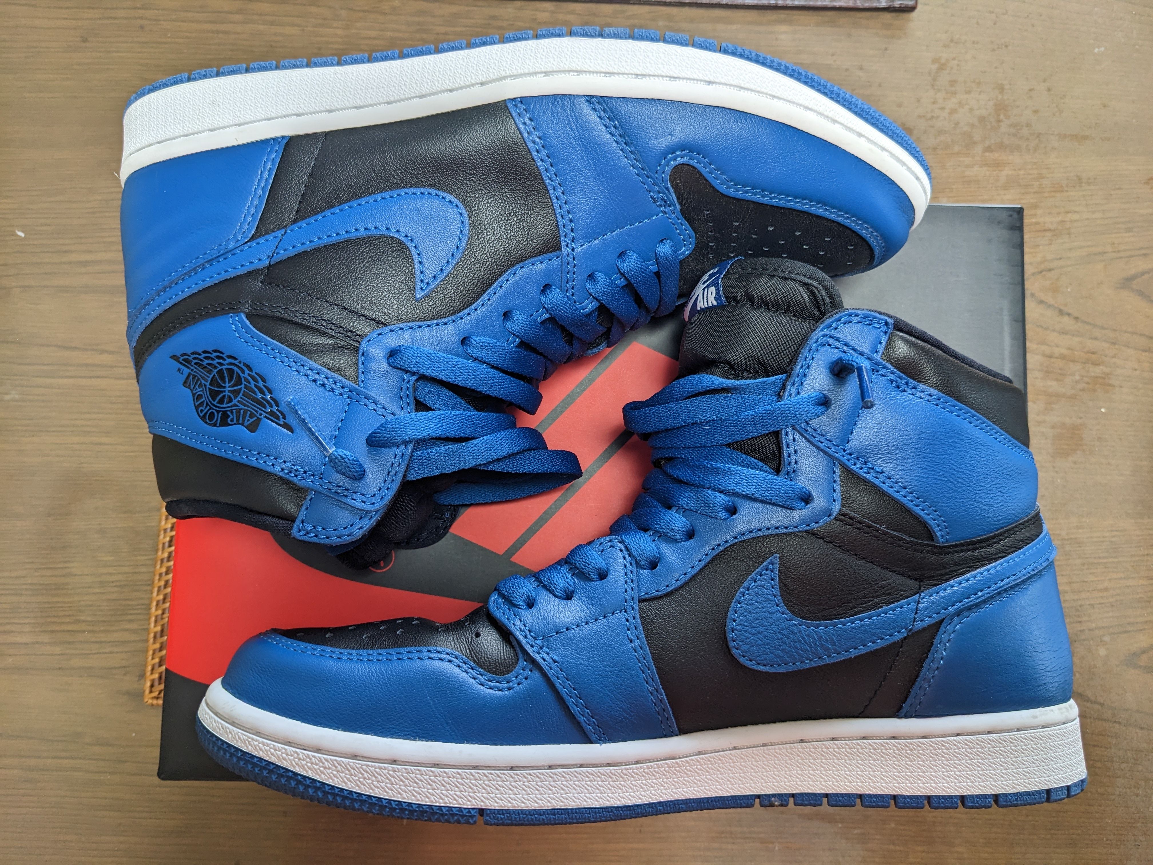 Nike Air Jordan 1 Retro High OG "Dark Marina Blue"