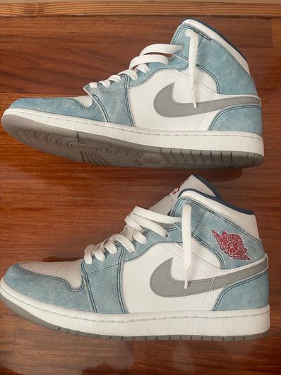 Nike Air Jordan 1 Mid SE "White/Hyper Royal/Red"