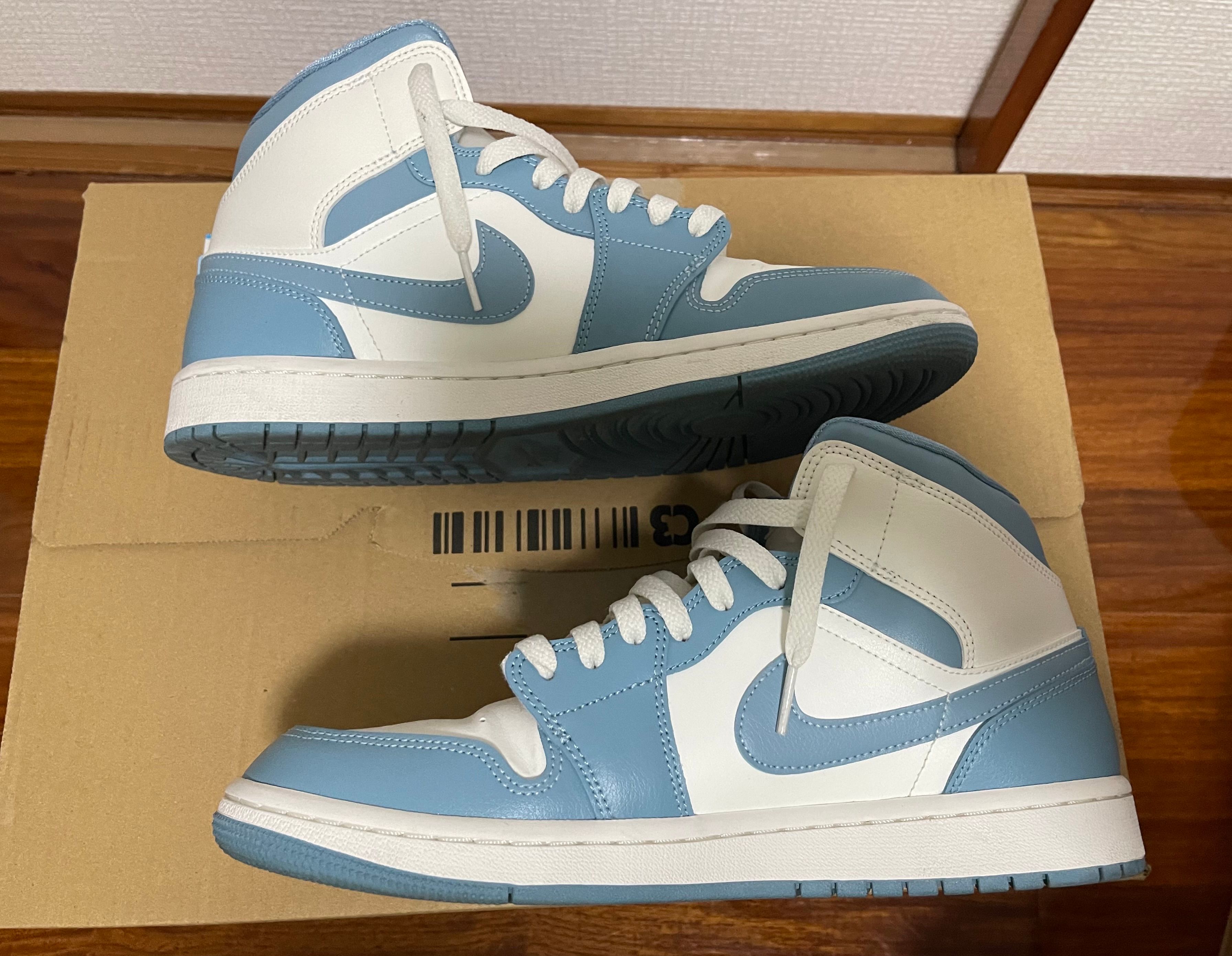 Nike Women's Air Jordan 1 Mid "University Blue"