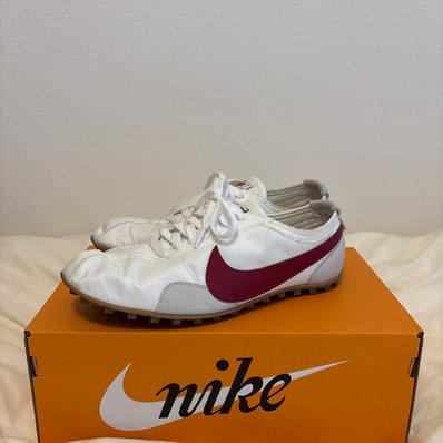 Nike Women's Moon Shoe OG "Summit White/Team Crimson"