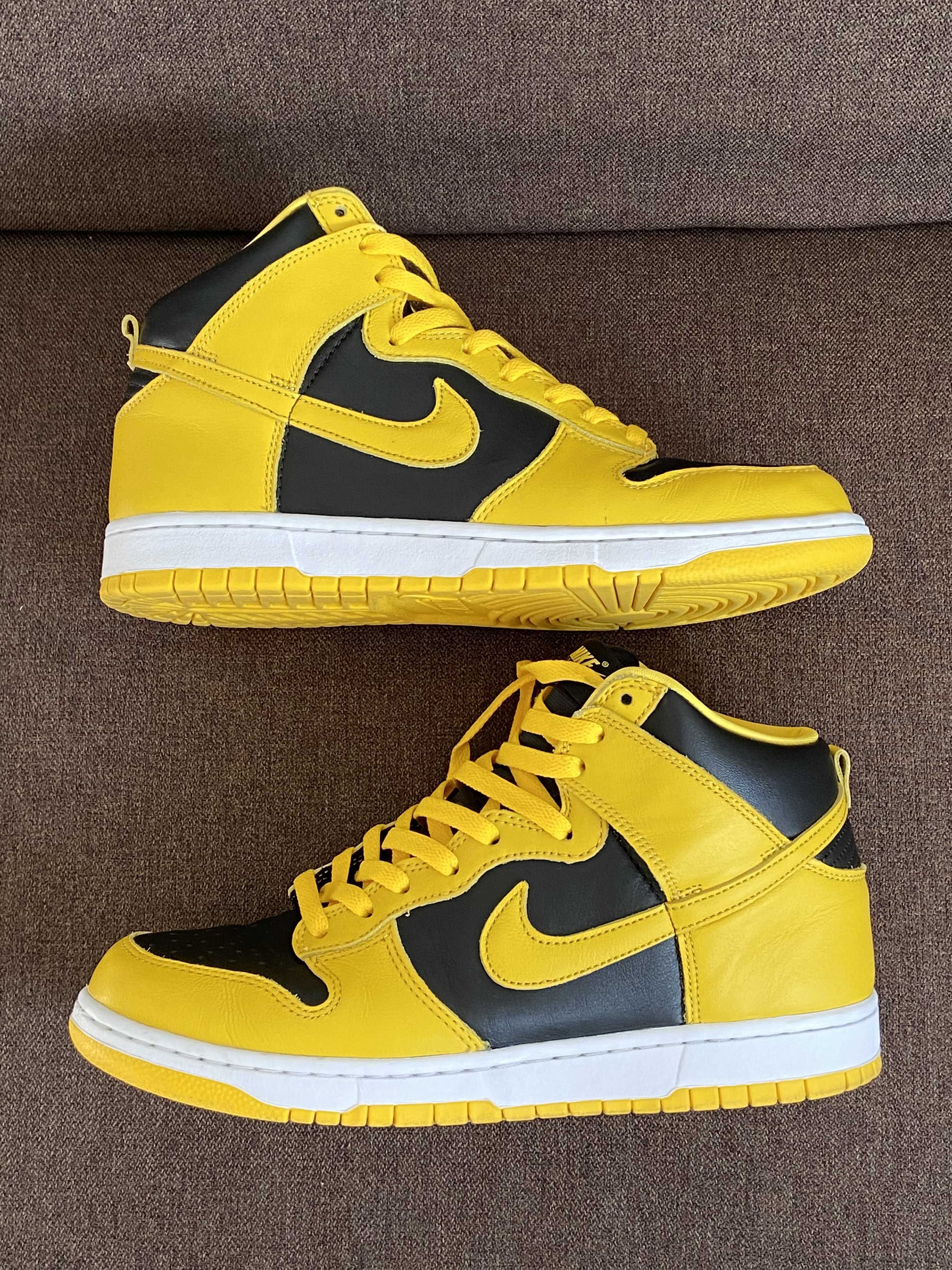 Nike Dunk High "Black/Varsity Maize"