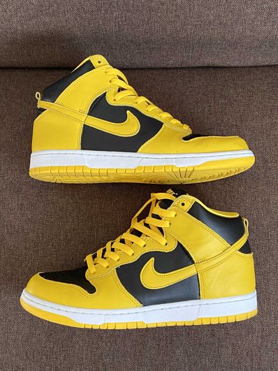 Nike Dunk High "Black/Varsity Maize"