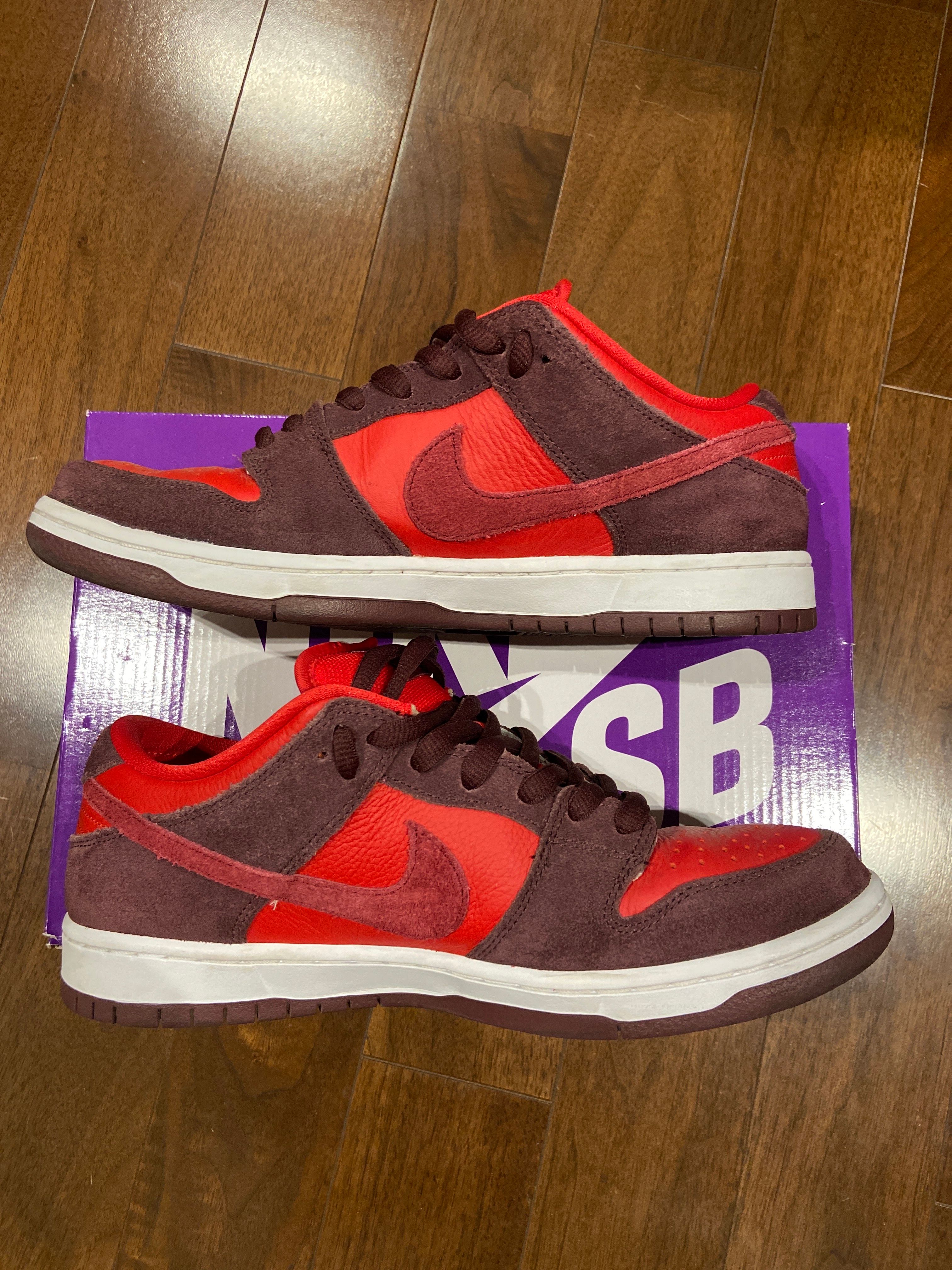 Nike SB Dunk Low "Cherry"