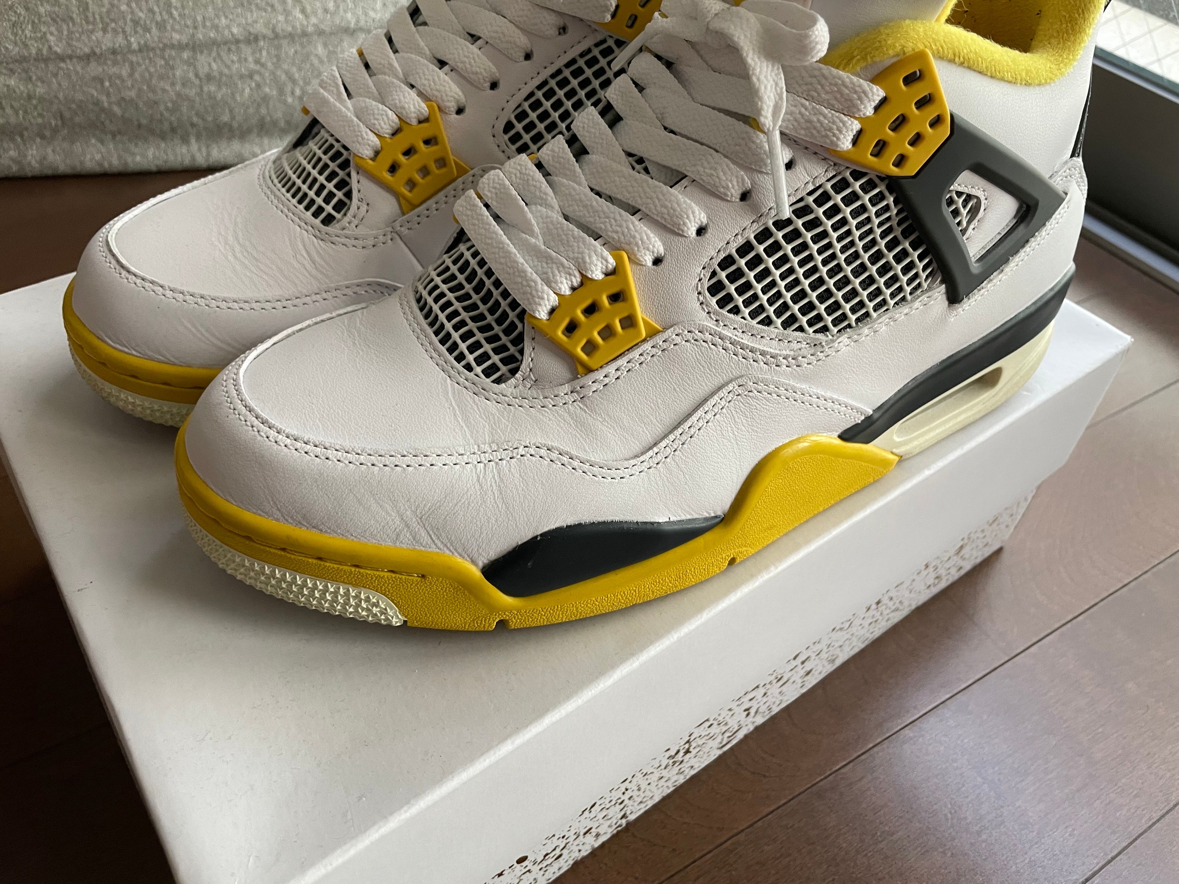 Nike Women's Air Jordan 4 Retro "Vivid Sulfur"