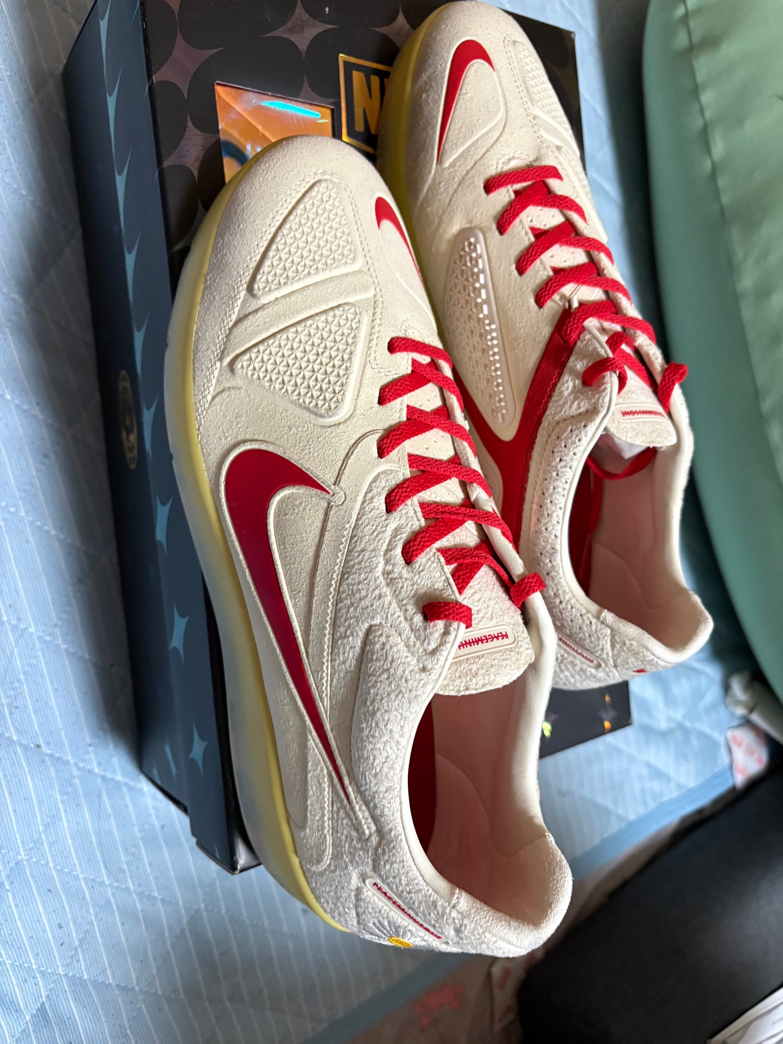 PEACEMINUSONE × Nike Cryoshot CTR360 "World Cup/South Korea/Natural/University Gold" / G-DRAGON