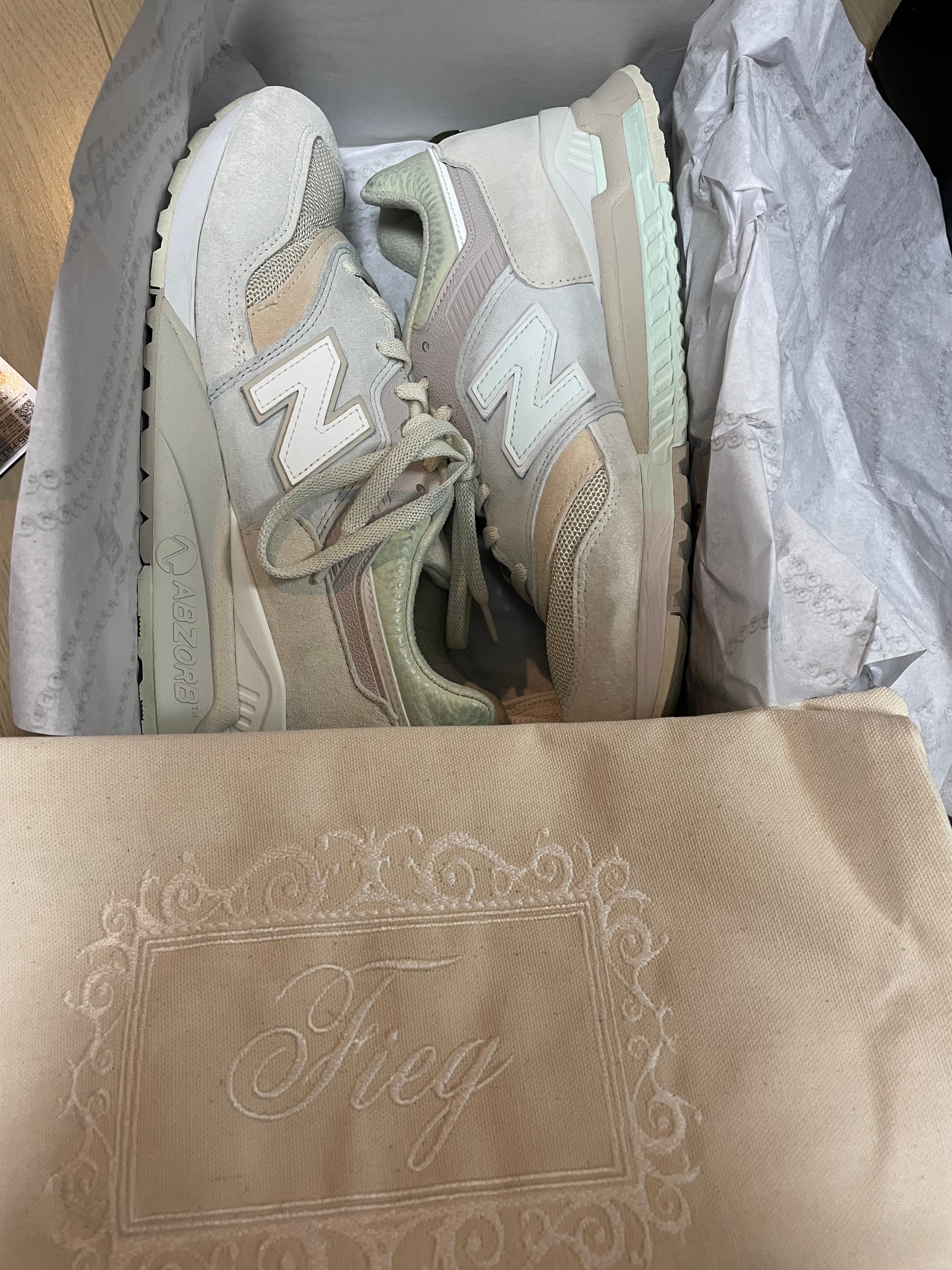 キス × ニューバランス 997.5 "イースター"