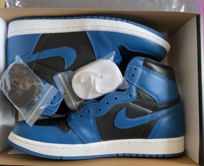 Nike Air Jordan 1 Retro High OG "Dark Marina Blue"