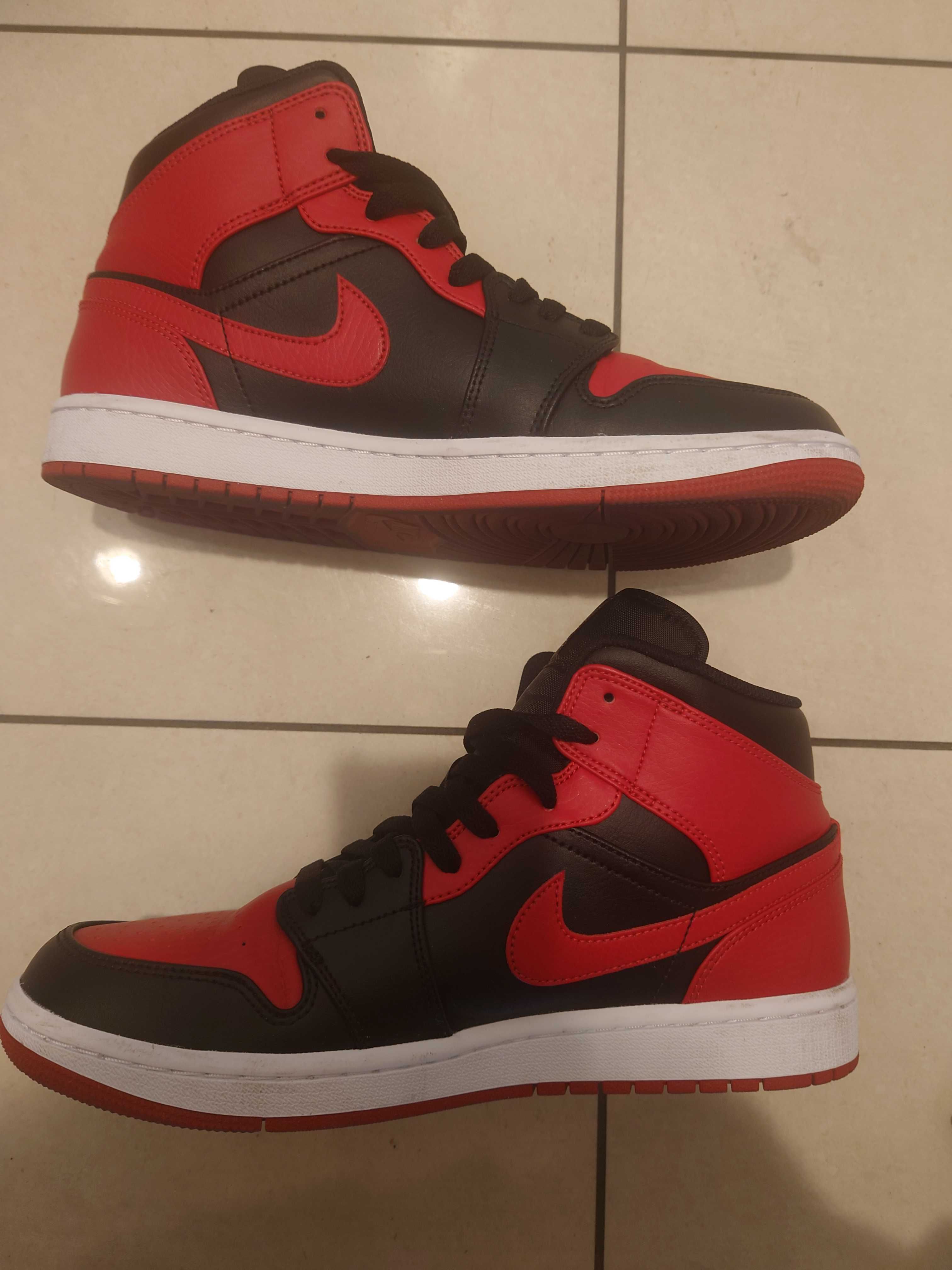 Nike Air Jordan 1 Mid "Bred"