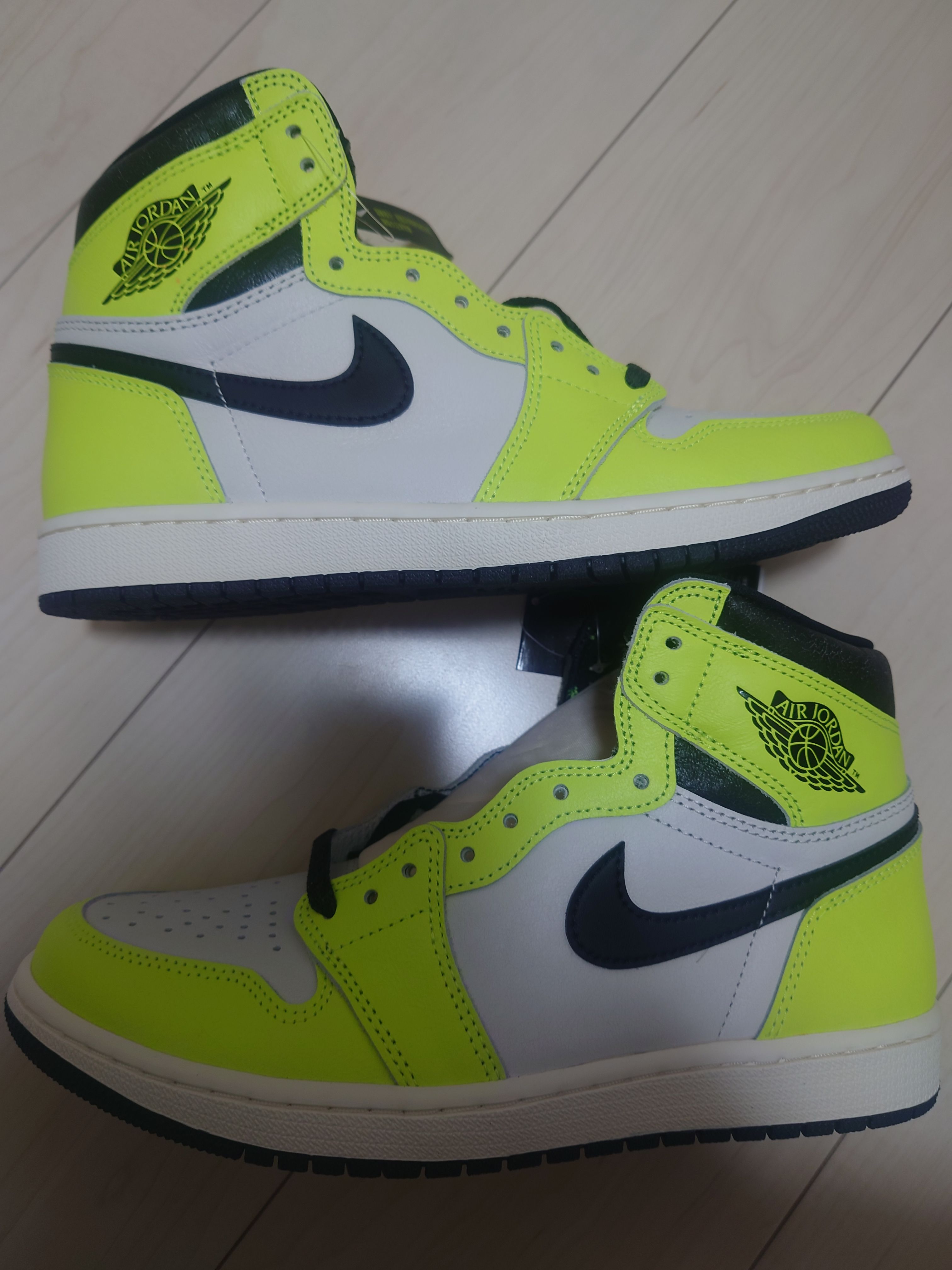 Nike Air Jordan 1 High OG "Volt/Visionaire"