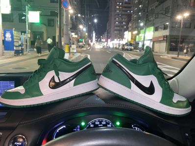 NIKE AIR JORDAN 1 LOW "PINE GREEN/WHITE"