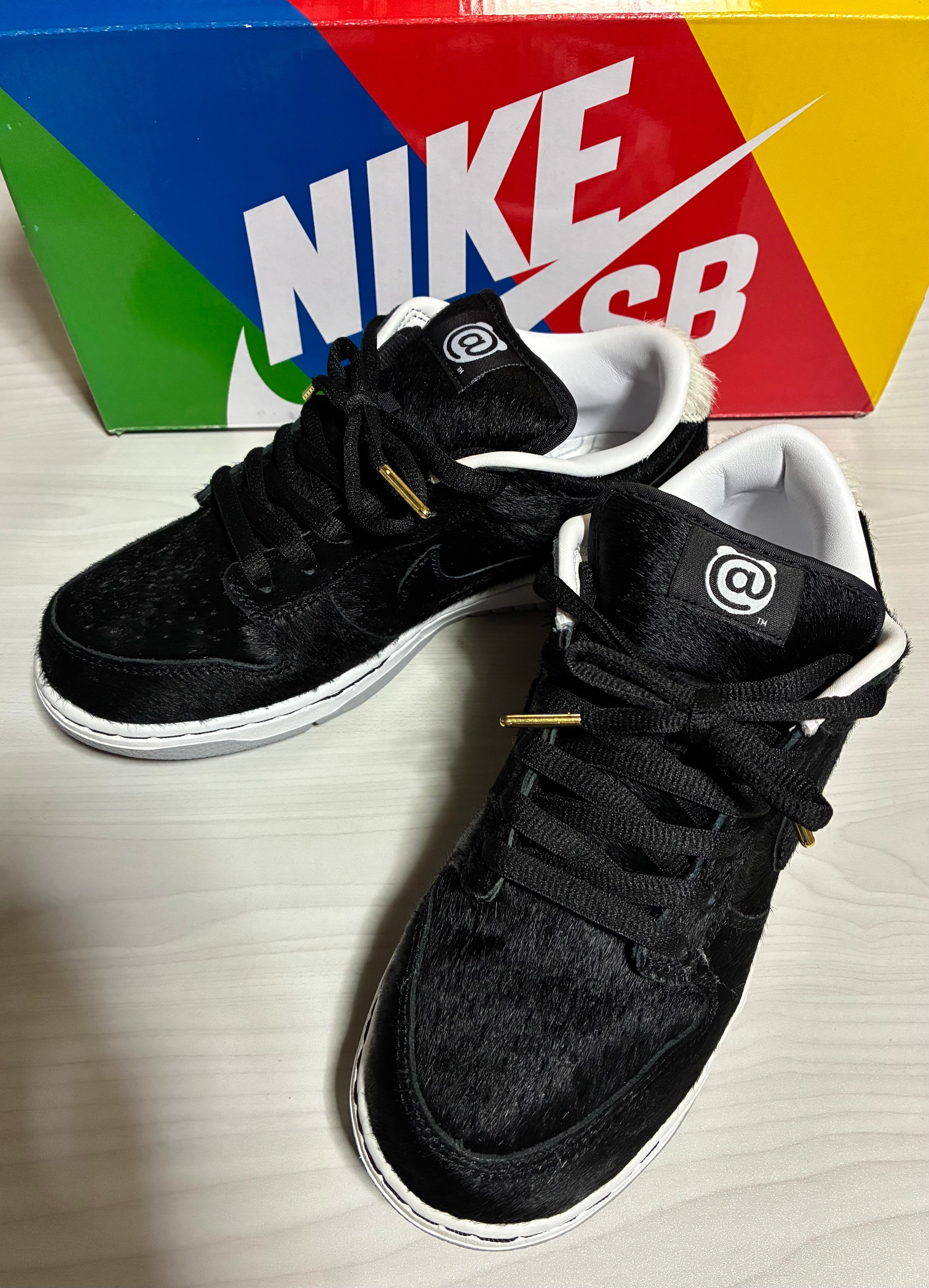 メディコム・トイ × ナイキ SB ダンク ロー OG QS "ベアブリック"