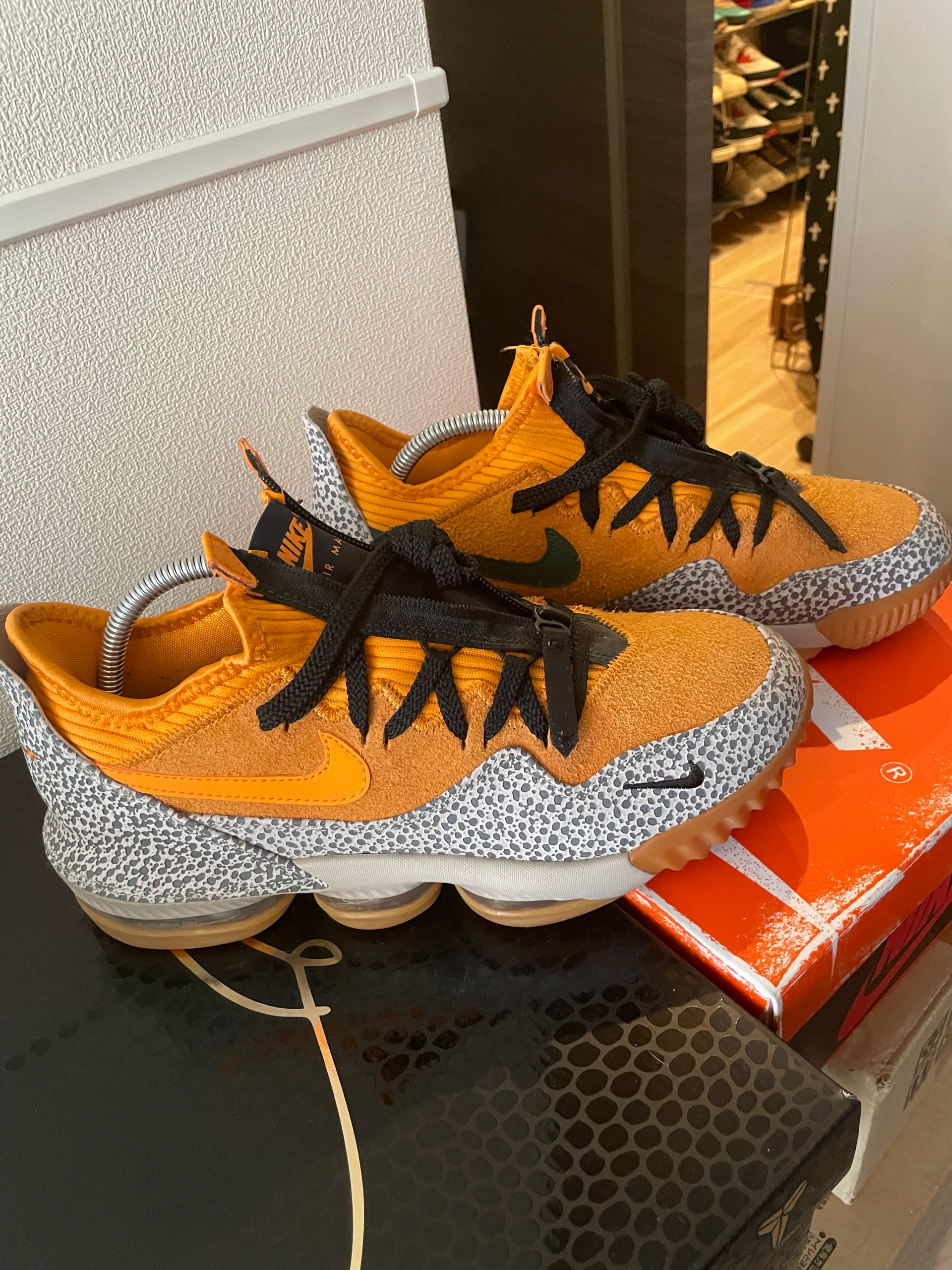 atmos × Nike LeBron 16 Low "Safari" (CD9471-800/CI3358-800)