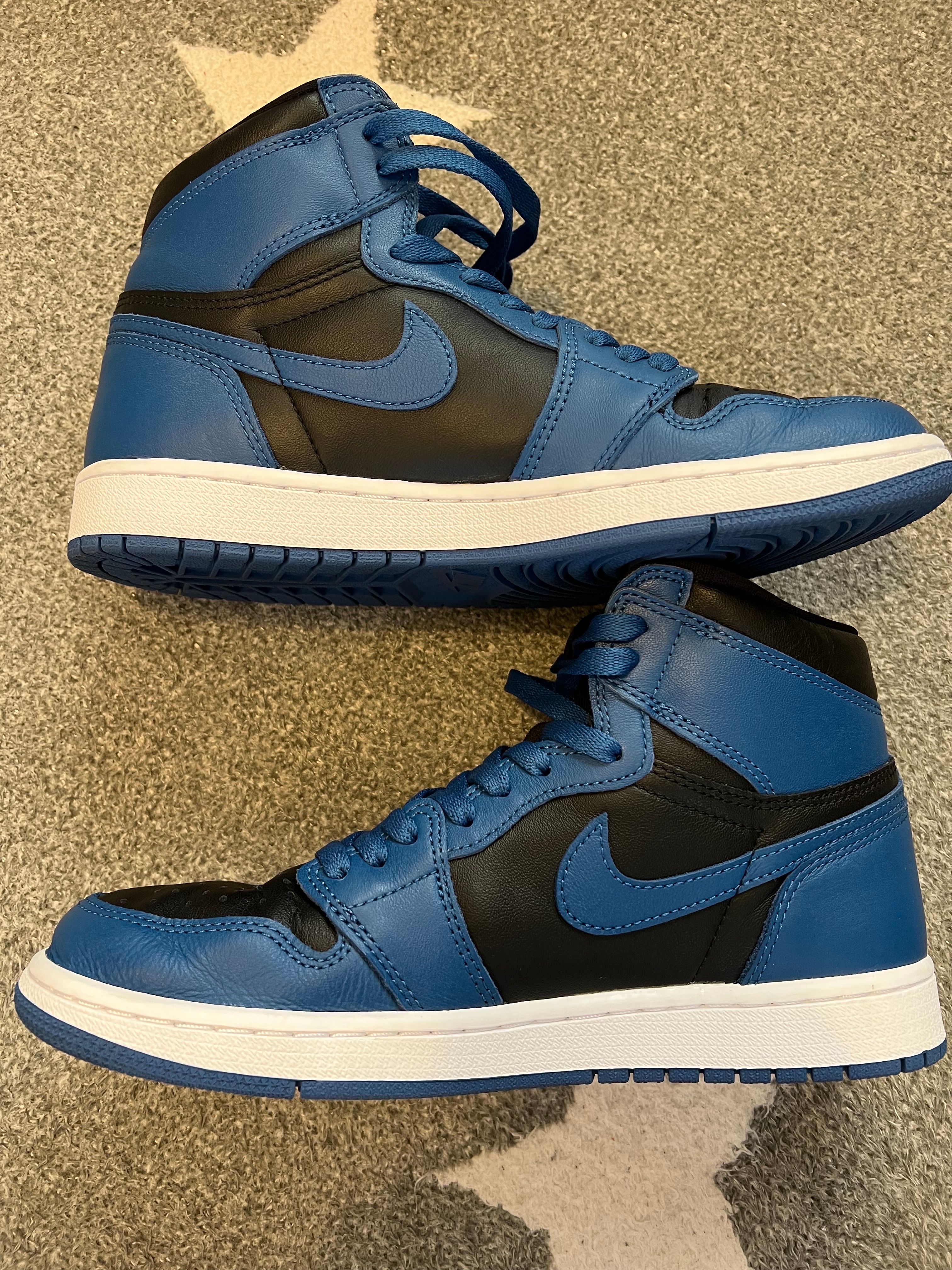 Nike Air Jordan 1 Retro High OG "Dark Marina Blue"