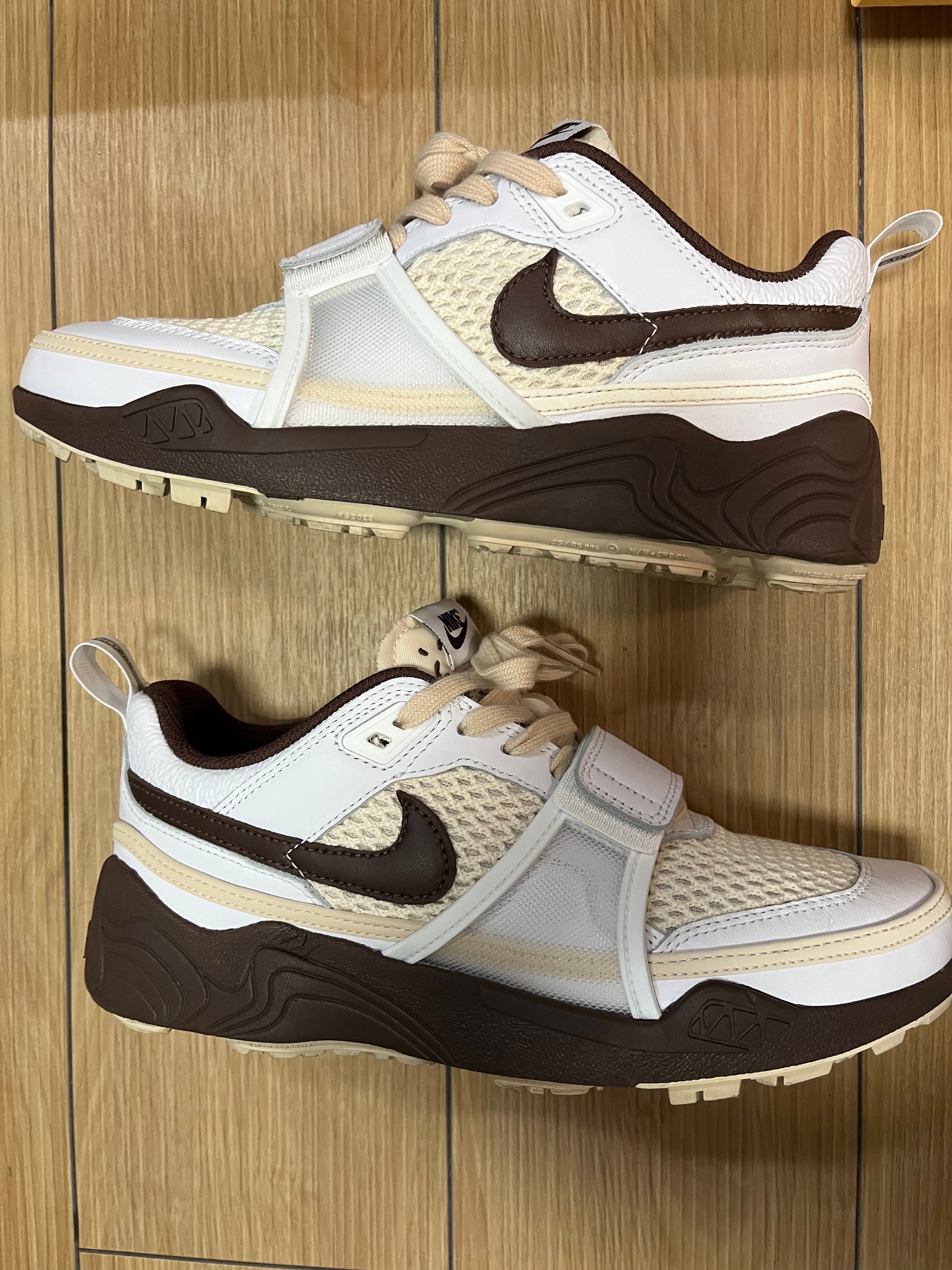 Travis Scott × Nike Zoom Field Jaxx "White and Light Chocolate"