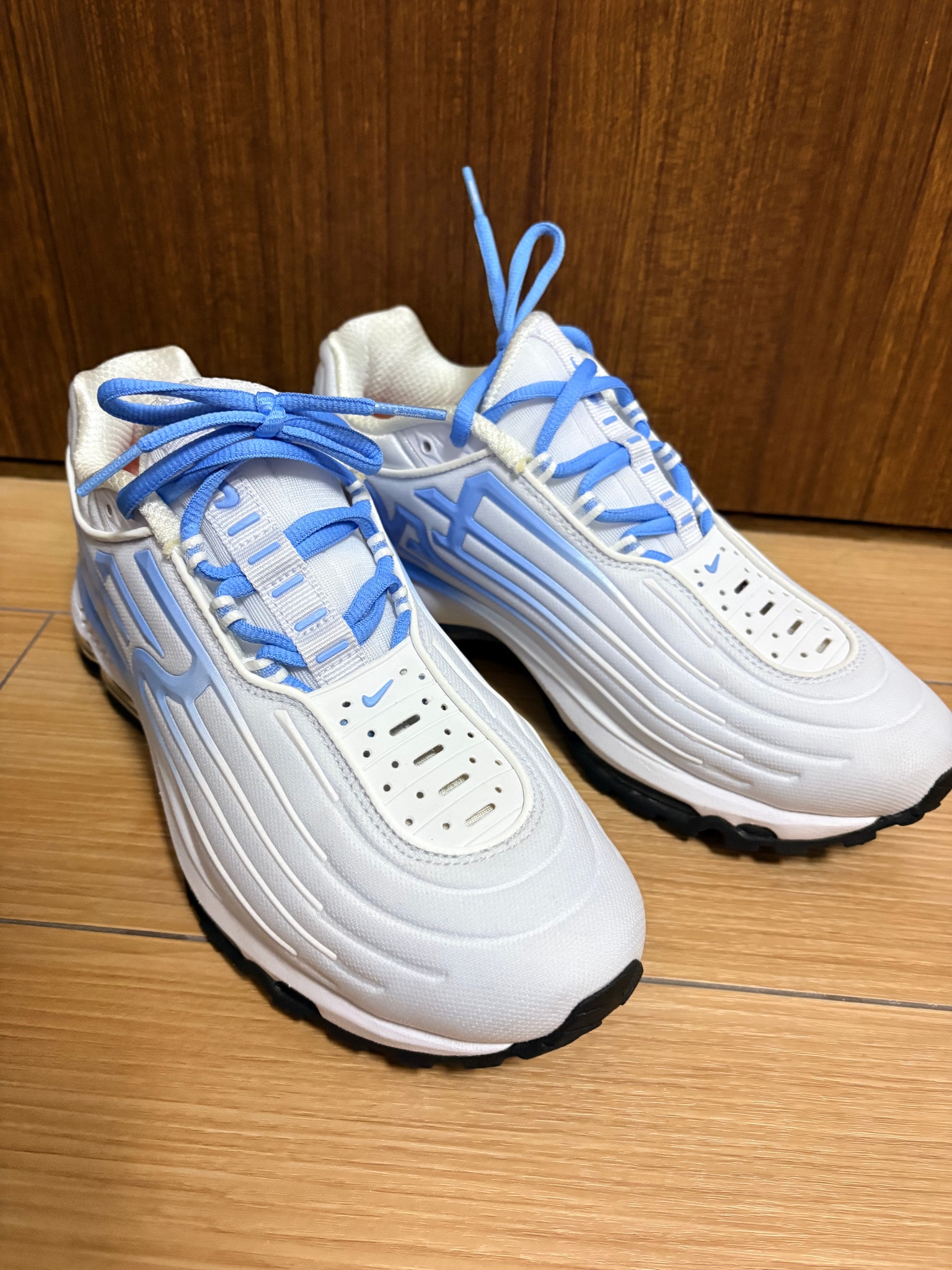 Supreme × Nike Air Max 2001 Air Ecstasy "White" (26FW Week2)