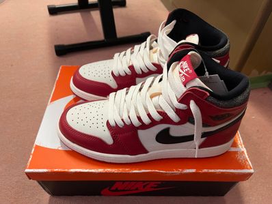 Nike GS Air Jordan 1 High OG "Lost & Found/Chicago"