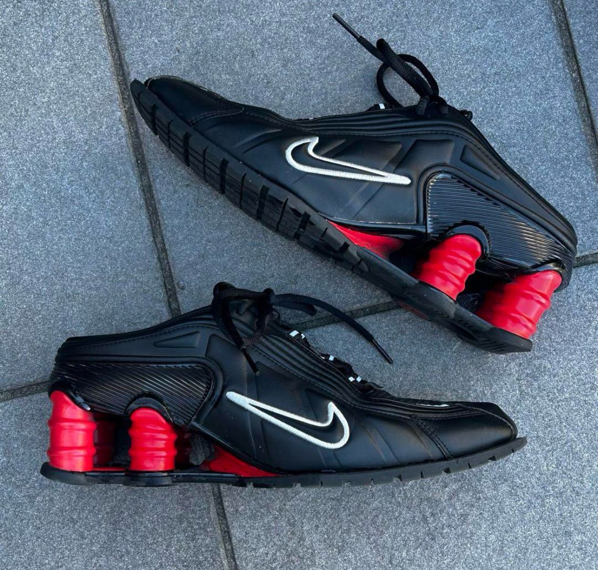 Martine Rose × Nike Women's Shox MR4 "Black/Metallic Silver Comet Red"