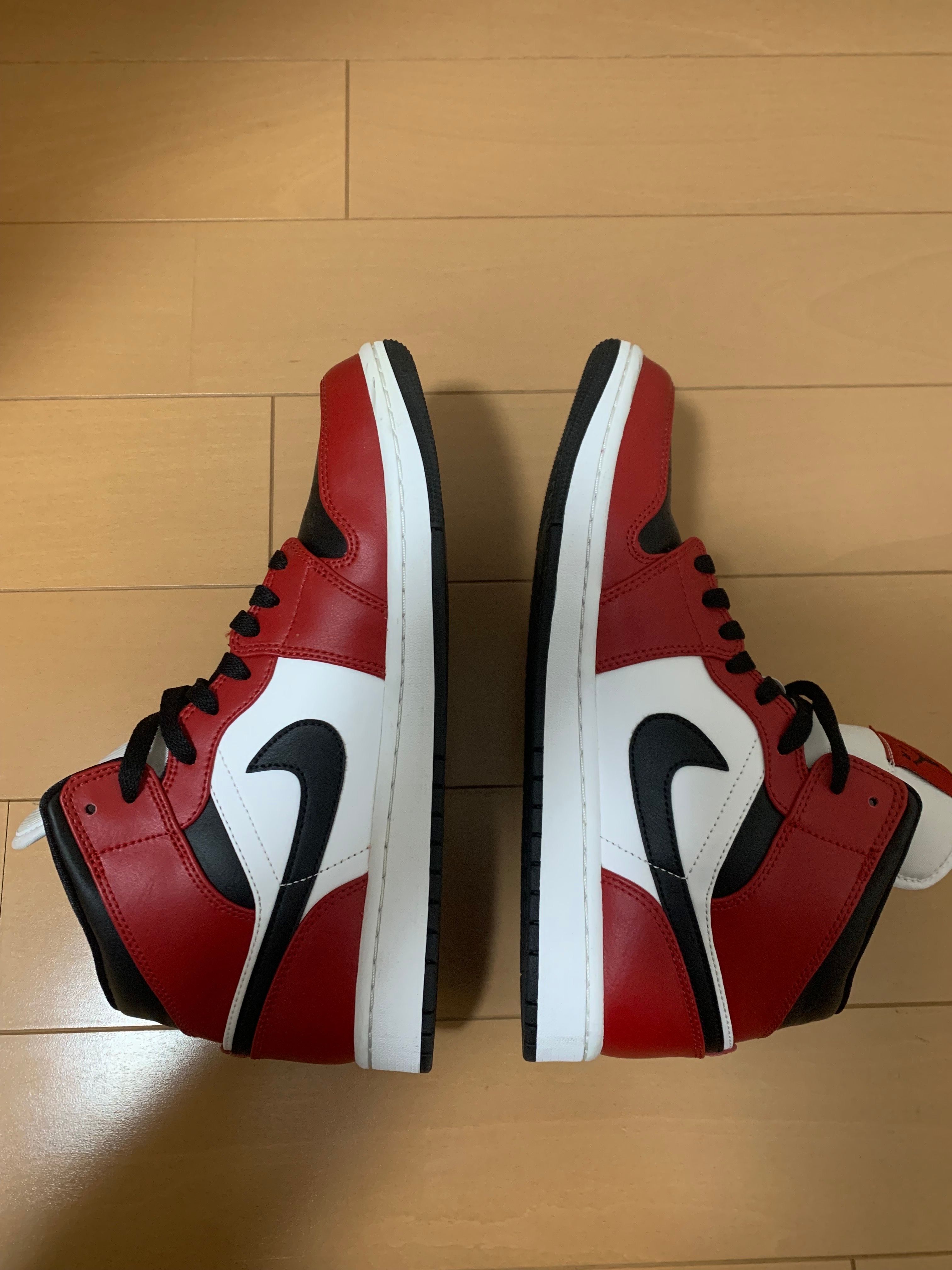 Nike Air Jordan 1 Mid "Chicago Black Toe"