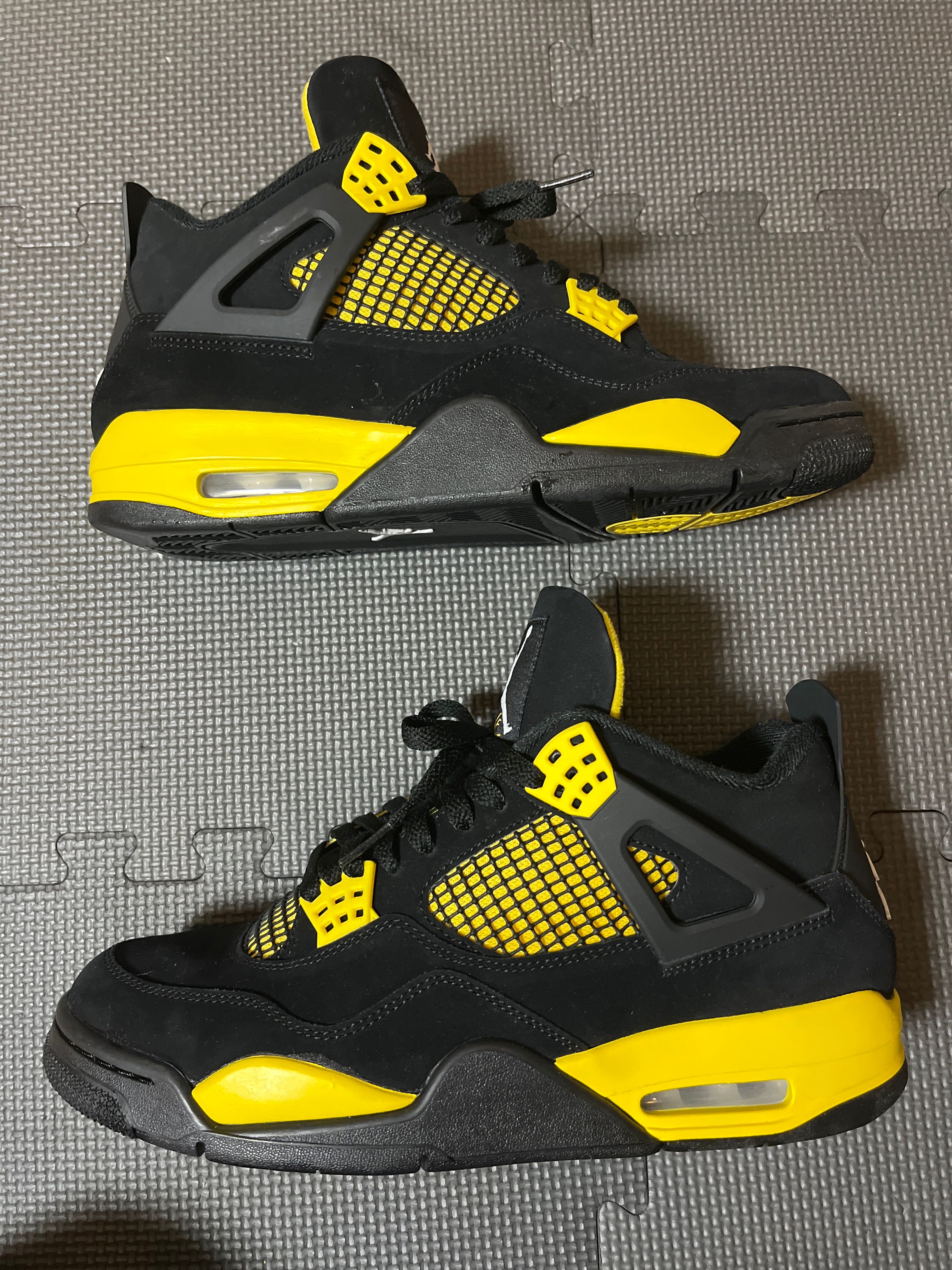 Nike Air Jordan 4 Retro "Thunder"(2023)