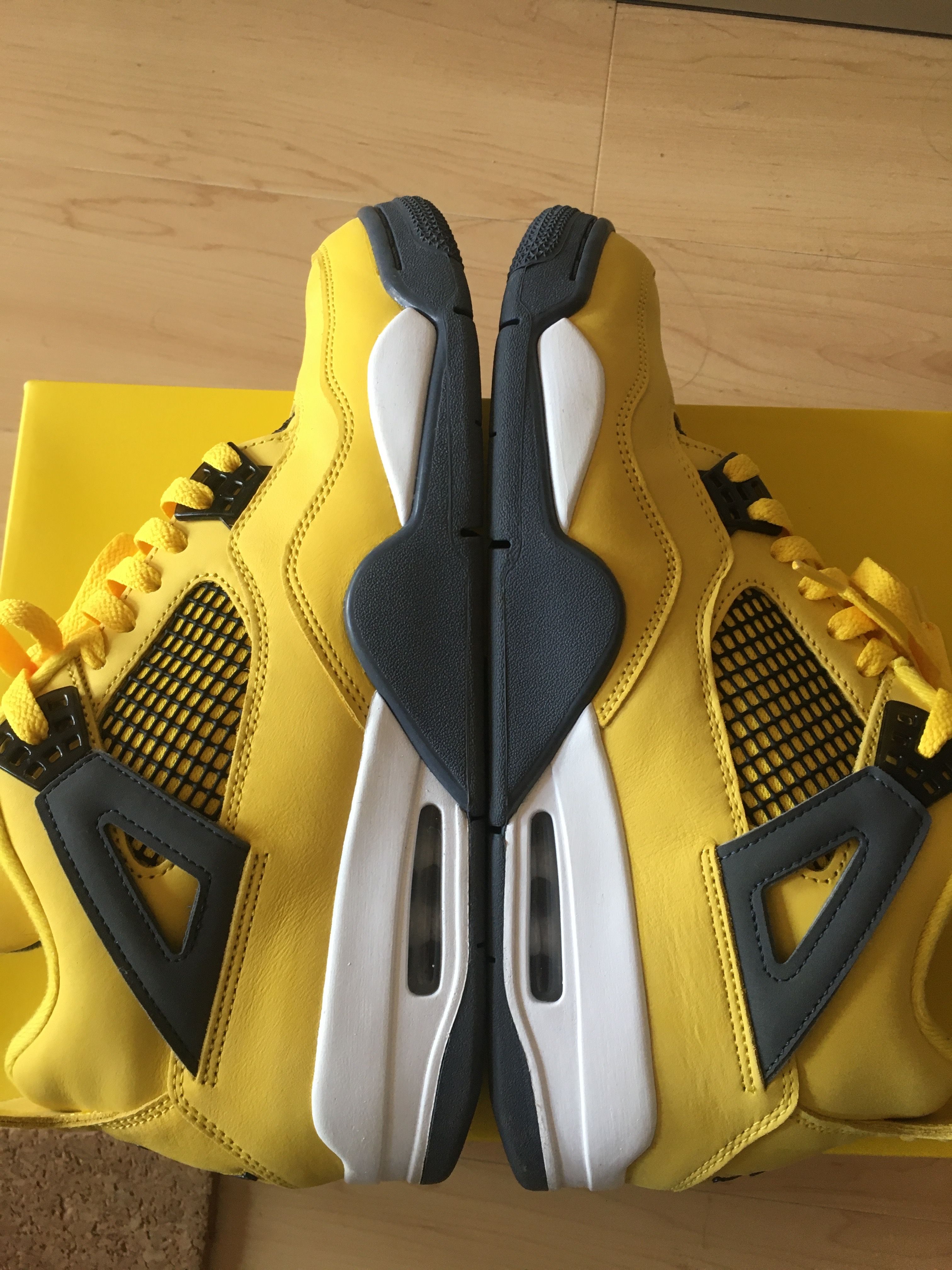 Nike Air Jordan 4 "Tour Yellow"