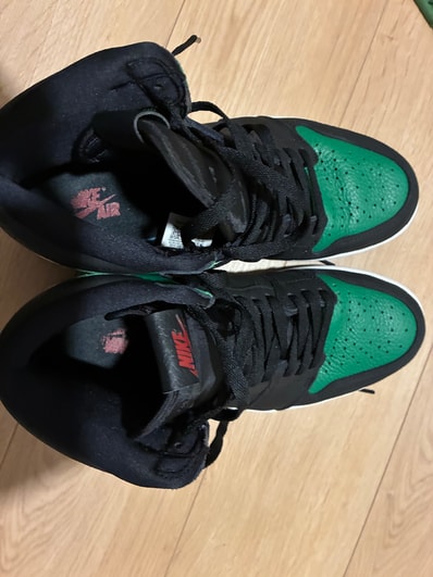 Nike Air Jordan 1 Retro High OG "Black/Pine Green" (2020)