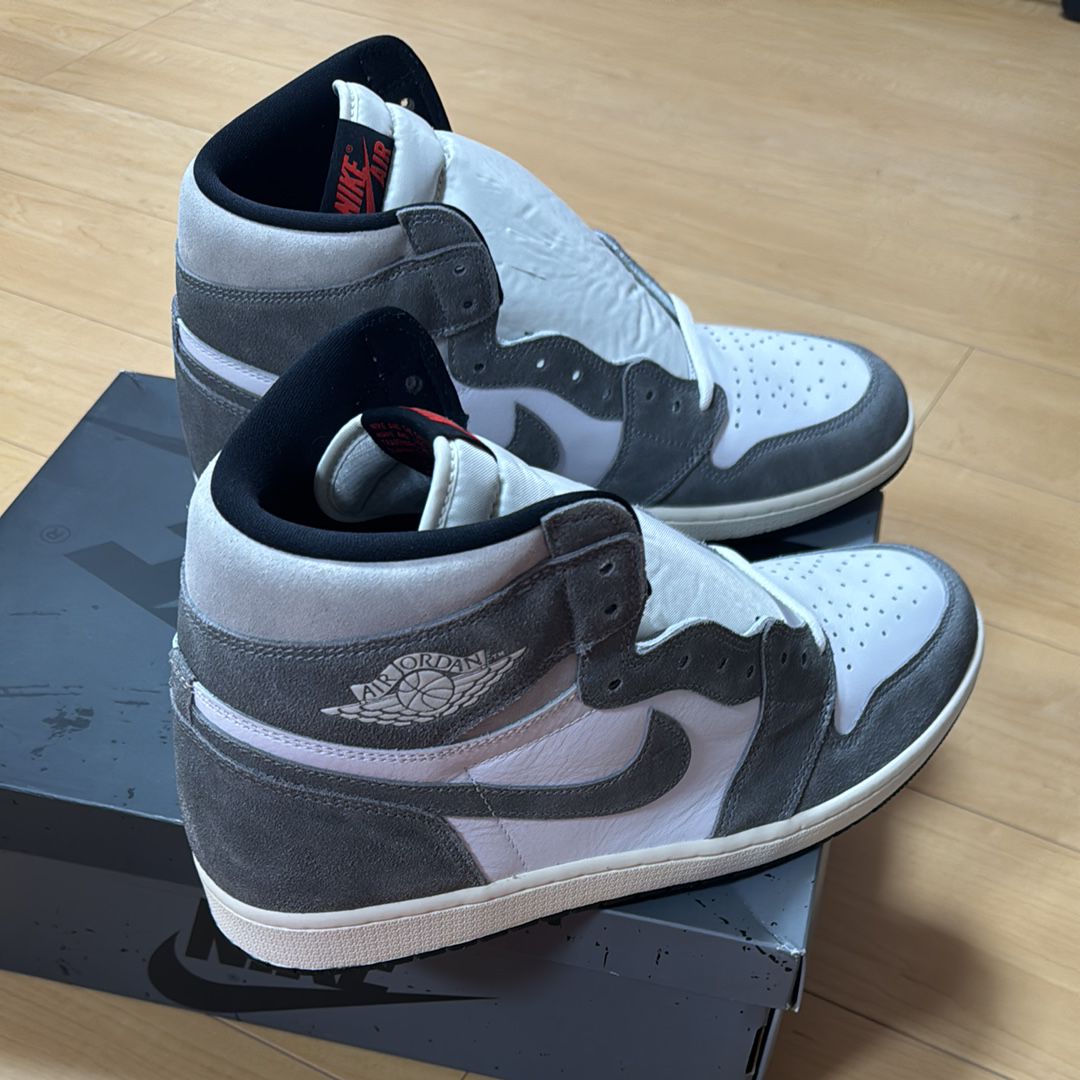 Nike Air Jordan 1 Retro High OG "Black and Smoke Grey"