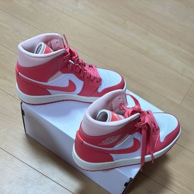 Nike Women's Air Jordan 1 Mid "Strawberries and Cream"