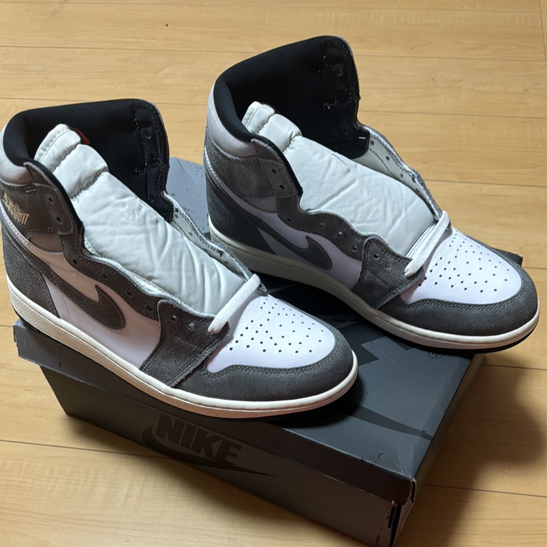 Nike Air Jordan 1 Retro High OG "Black and Smoke Grey"