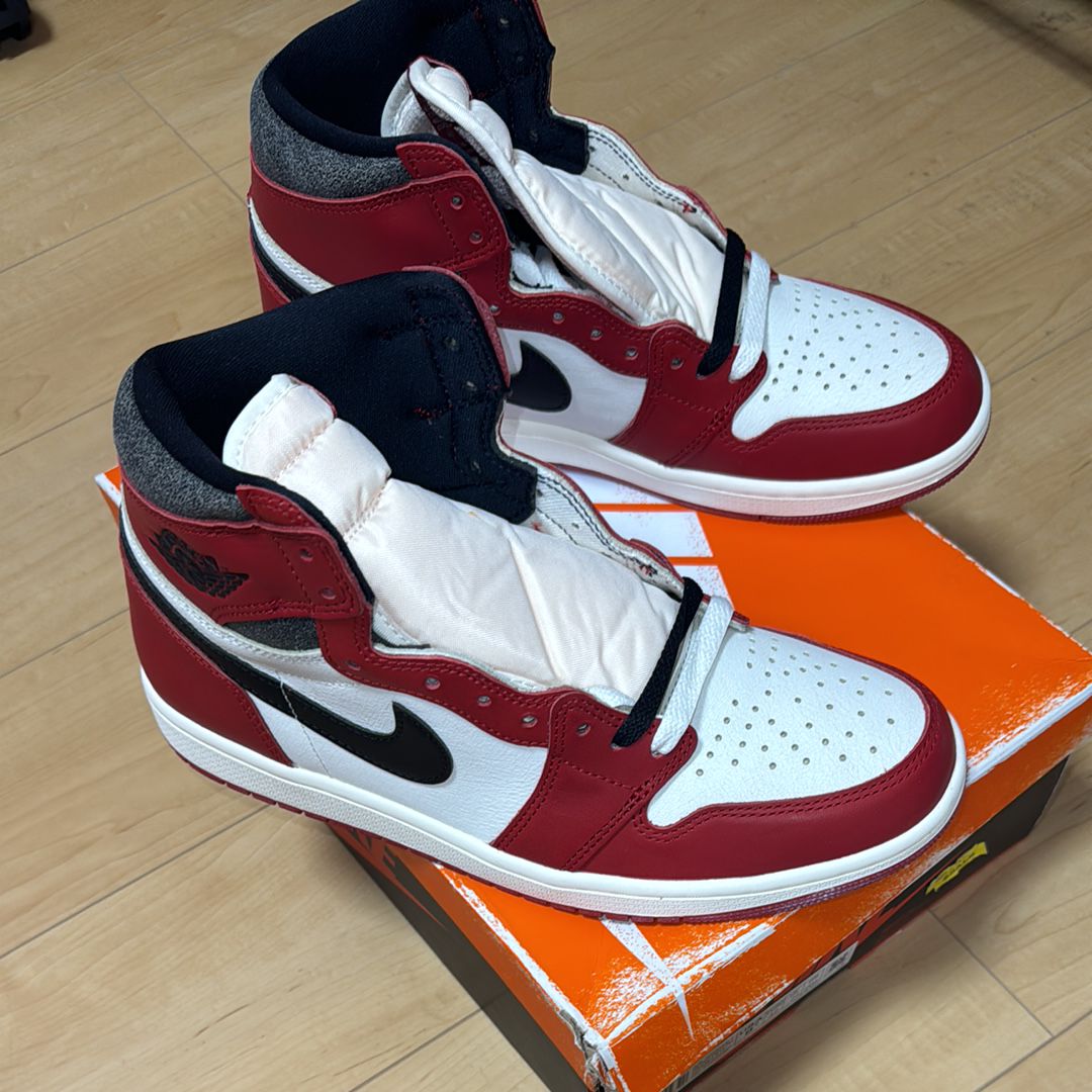Nike Air Jordan 1 High OG "Lost & Found/Chicago"