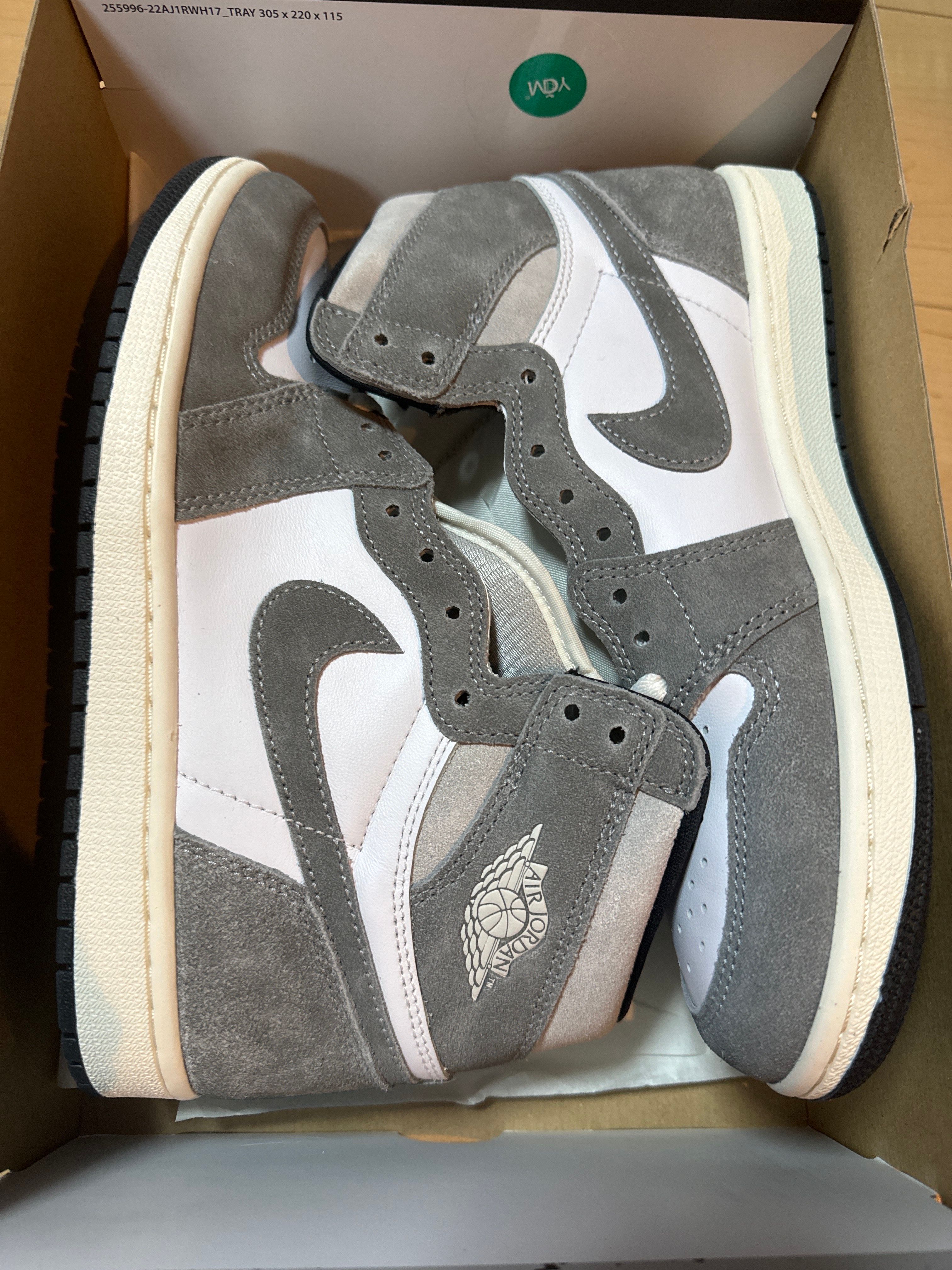 Nike Air Jordan 1 Retro High OG "Black and Smoke Grey"