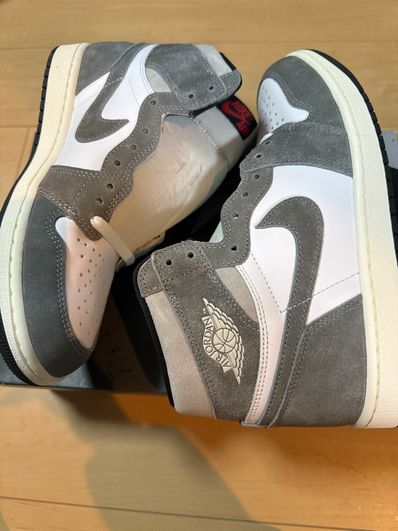 Nike Air Jordan 1 Retro High OG "Black and Smoke Grey"