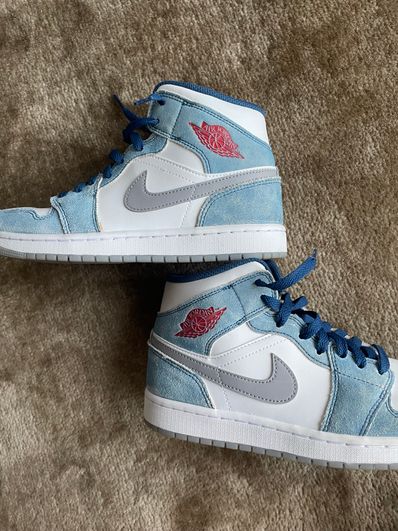 Nike Air Jordan 1 Mid SE "White/Hyper Royal/Red"