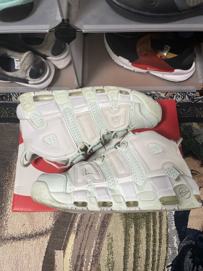 NIKE Women's AIR MORE UPTEMPO "BARLEY GREEN"