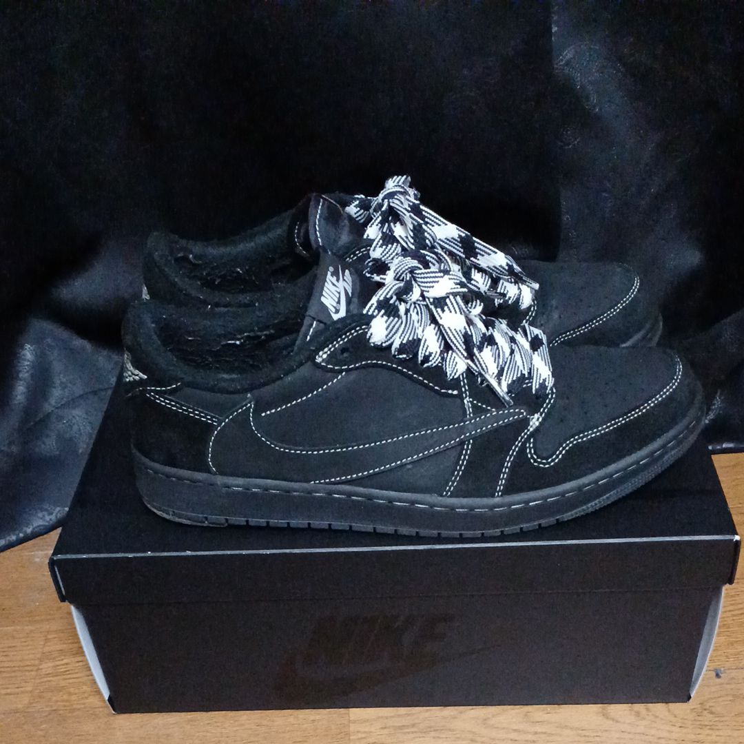 Travis Scott × Nike Air Jordan 1 Low OG SP "Black Phantom"