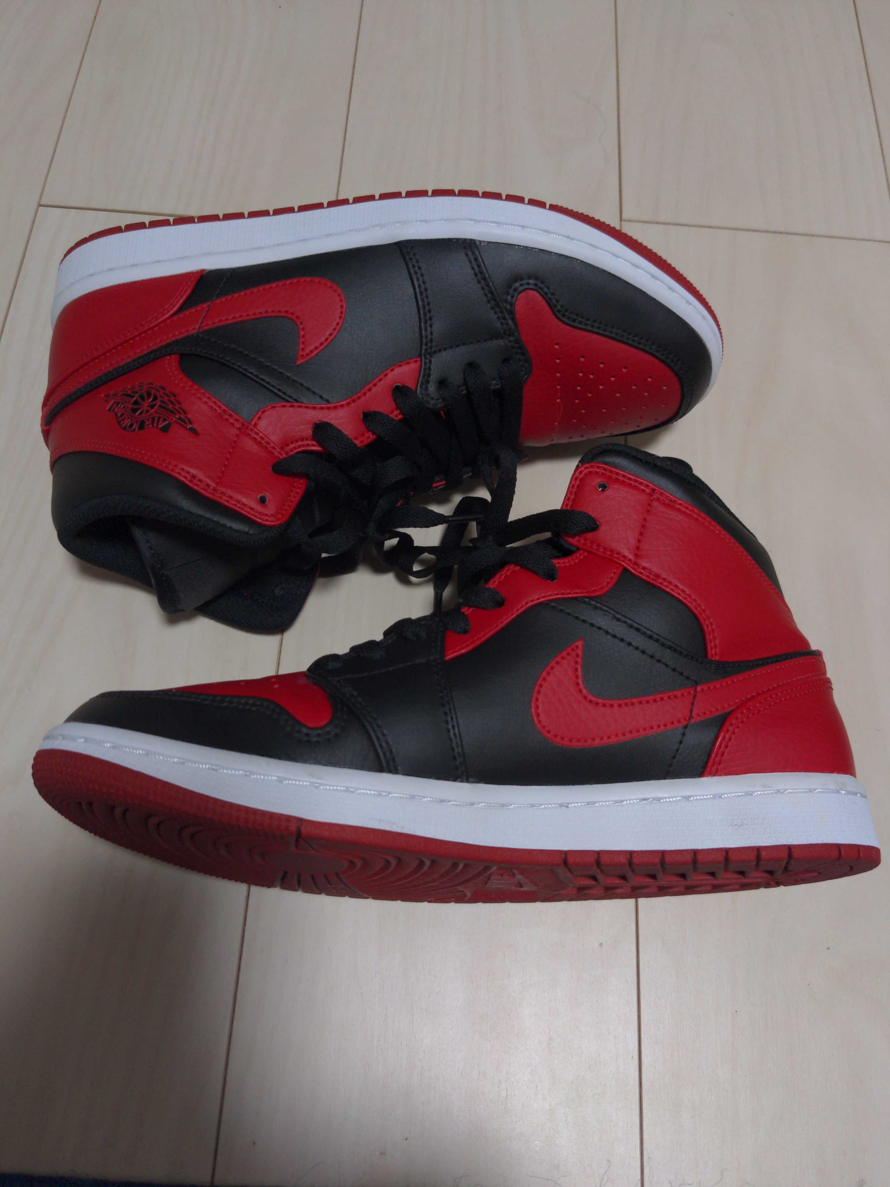 Nike Air Jordan 1 Mid "Bred"